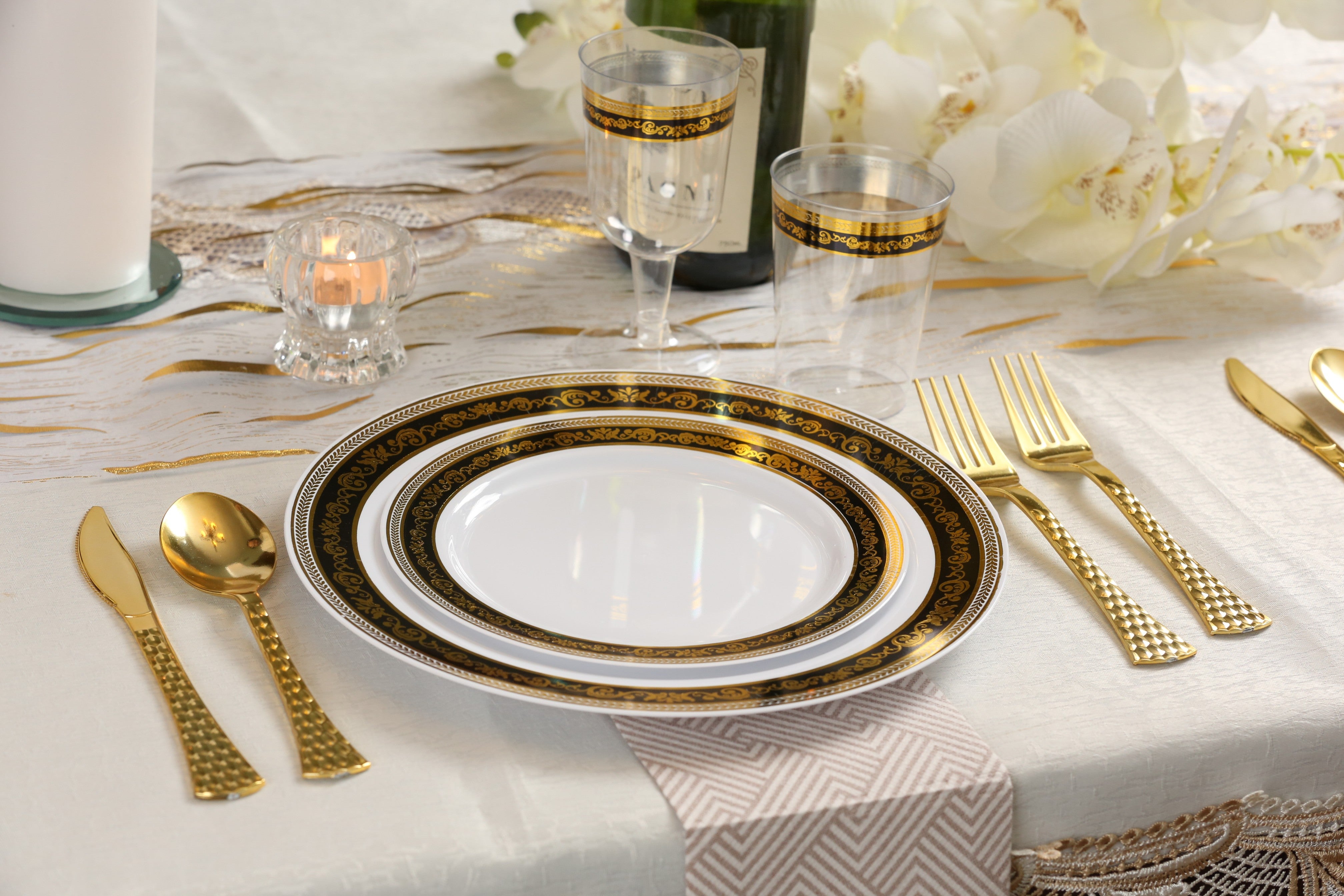 40-Piece Black and Gold Round Plastic Dinnerware Set - Elegant Disposable Plates, Cups & Cutlery for 20 Guests - Perfect for Weddings, Parties, and Special Events