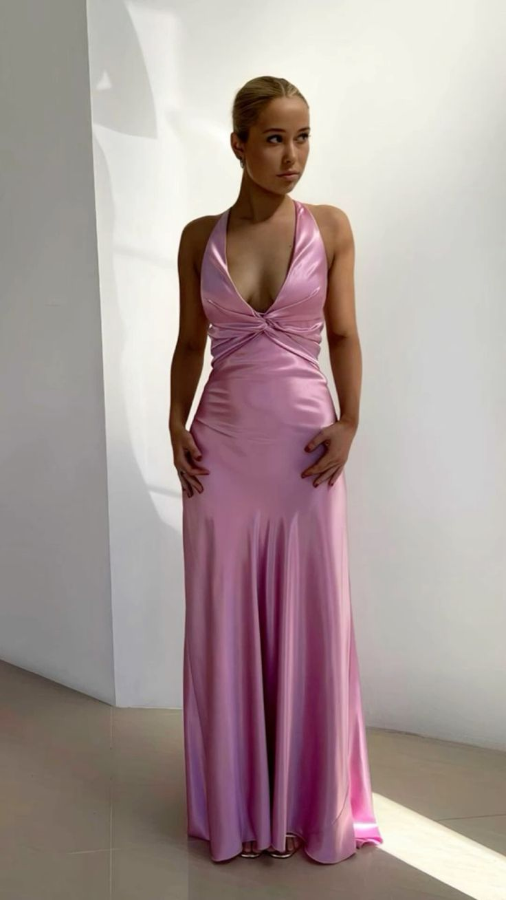 Elegant Halter Pink V-Neck Long Prom Dress for Women - Formal Party Gown J4706 | Perfect for Homecoming, Prom Night, Wedding Guest & Special Occasions