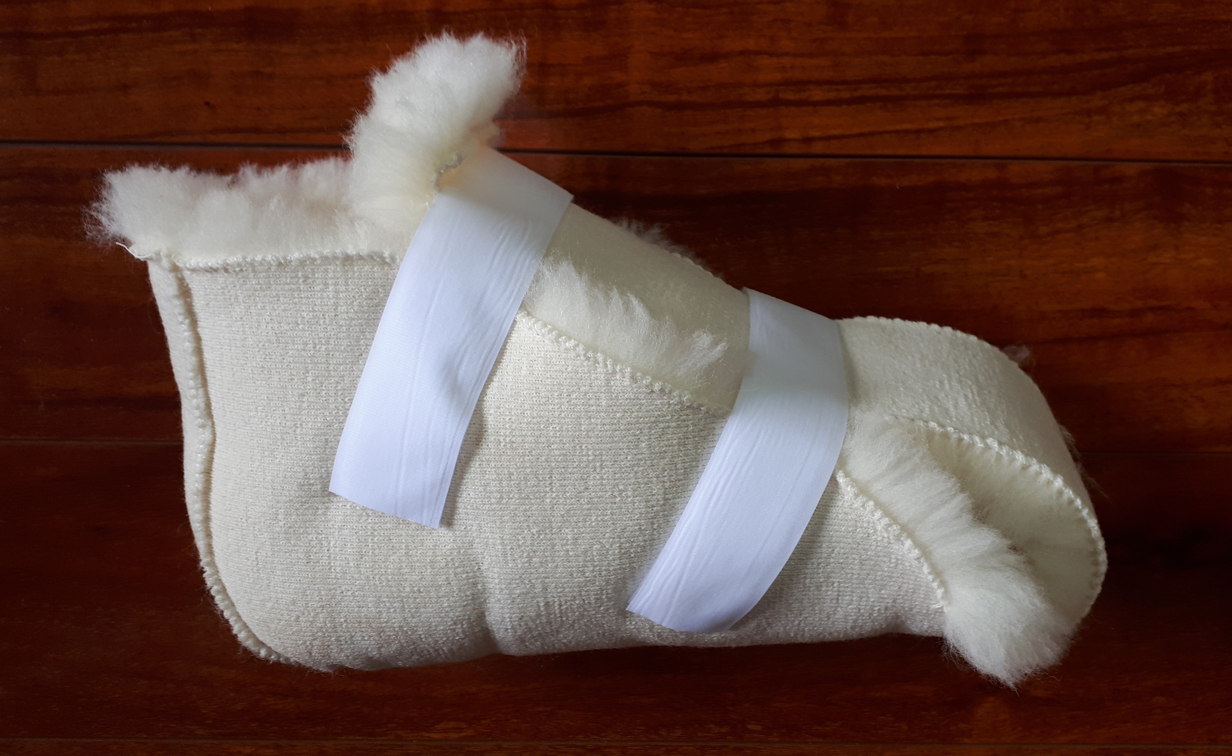 Premium Wool Closed Foot Protectors - Soft & Warm Winter Slippers for Indoor & Outdoor Use - Ideal for Cold Floors, Home Comfort & Arthritis Relief