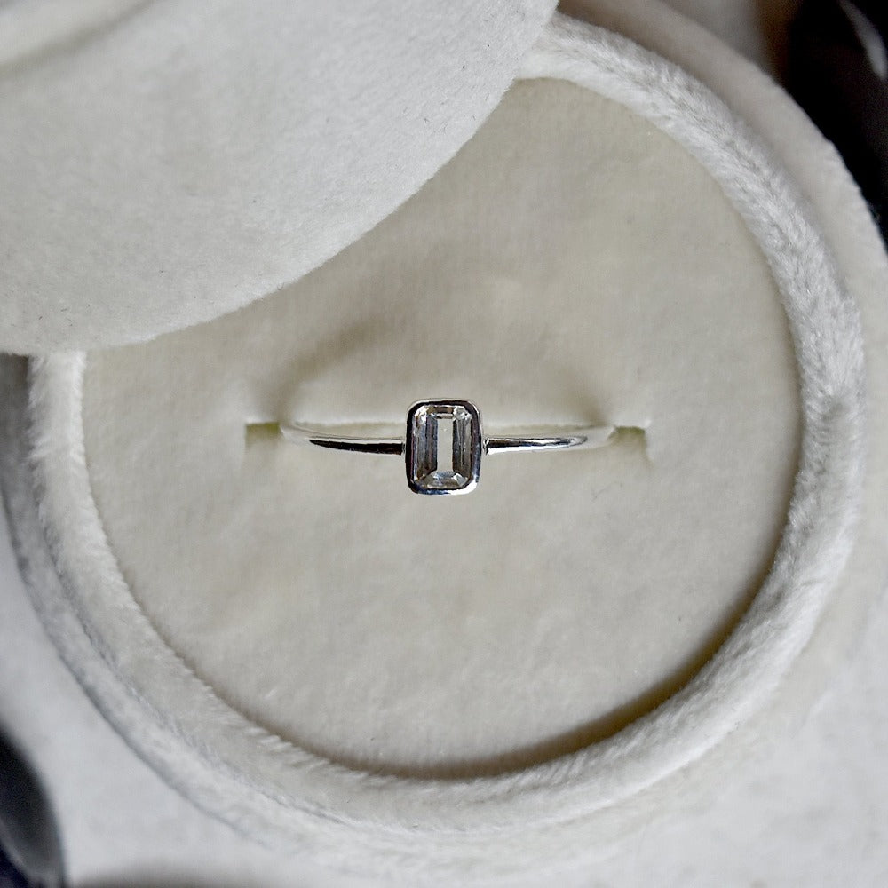 Emerald Cut White Topaz Ring for Women - Elegant Solitaire Engagement Wedding Band - Perfect for Bridal, Anniversary & Special Occasions