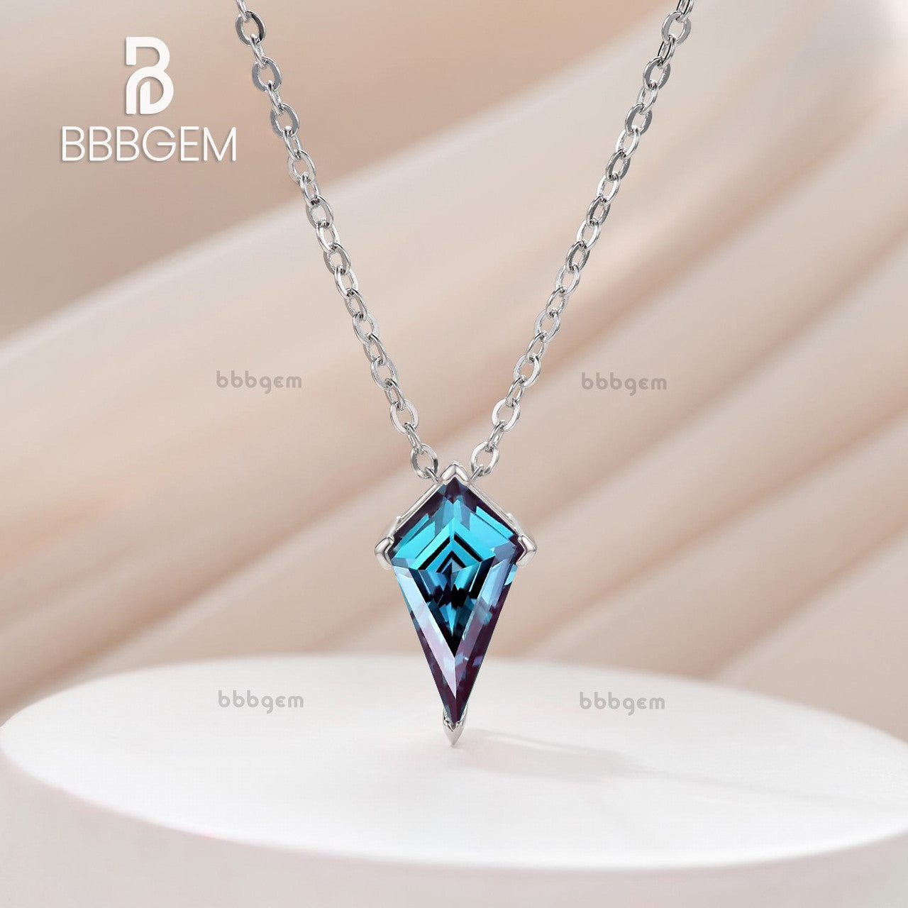 3 Carat Alexandrite Solitaire Pendant Necklace - June Birthstone & Anniversary Gift in Sterling Silver/White Gold - Elegant Kite-Shaped Jewelry for Women, Perfect for Weddings, Parties & Special Occasions