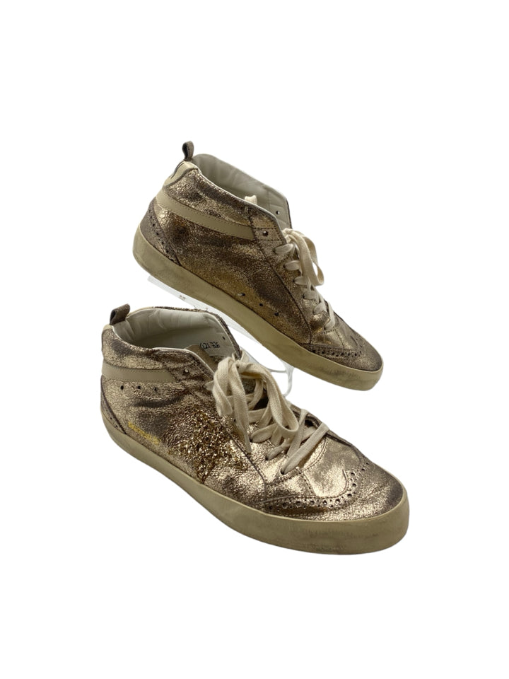Golden Goose Midstar Metallic Wing Tip Sneakers for Women - US Size 9 (EU 39) | Fashionable Distressed Leather Shoes with Metallic Accents - Perfect for Casual Outfits, Street Style & Everyday Wear