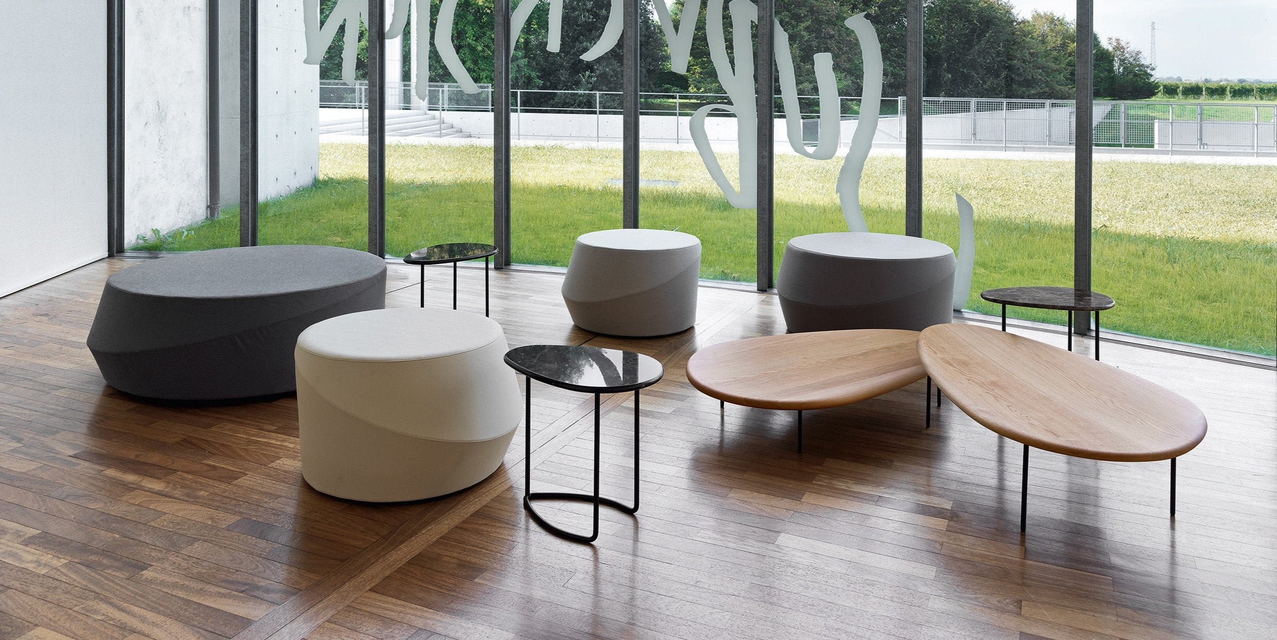 Giro Pouf by Casamania - Modern Round Ottoman Stool for Living Room, Bedroom & Office - Versatile Footrest, Extra Seating & Home Decor Accent