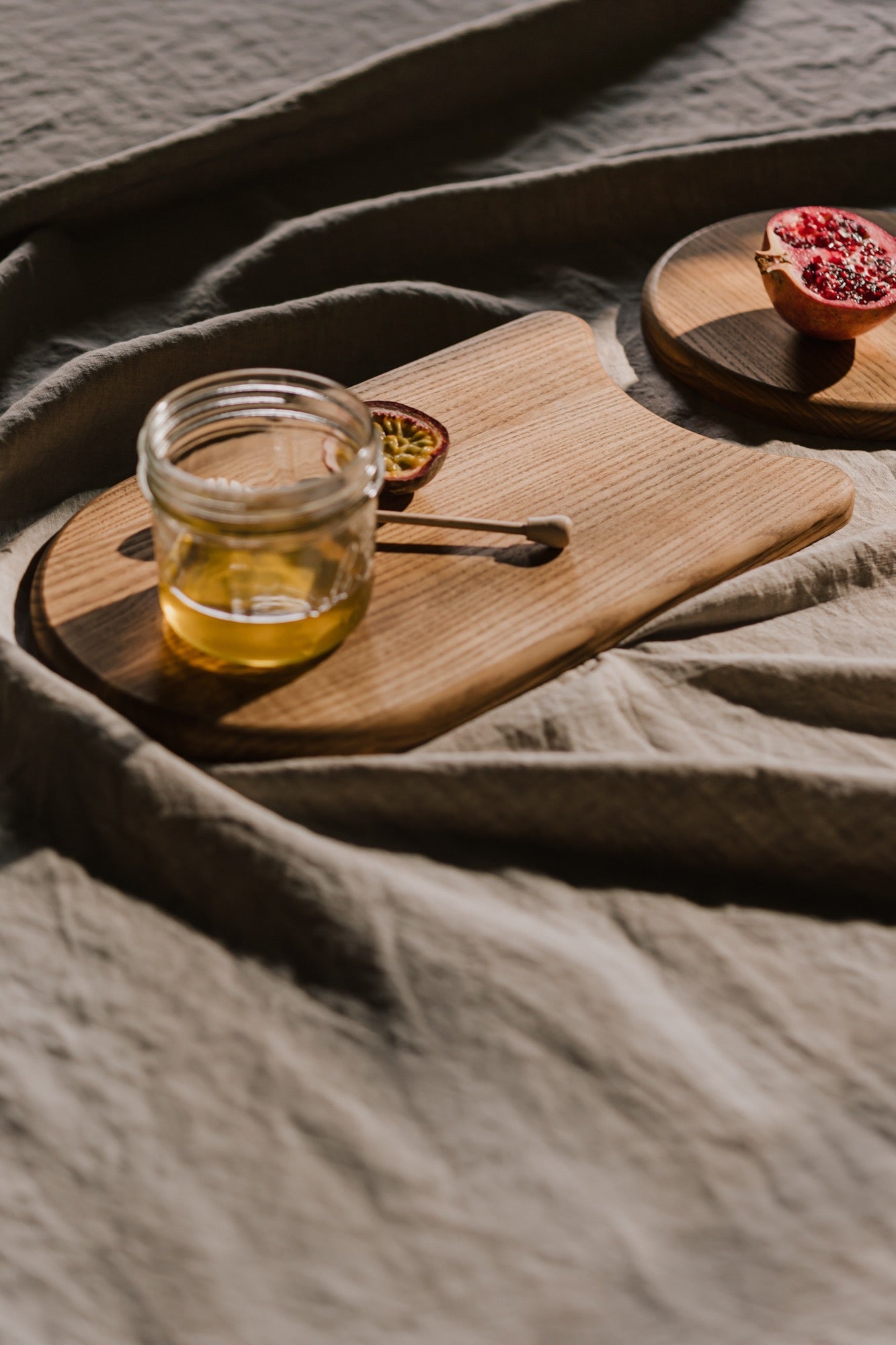 Premium Acacia Wood Serving Boards - Handcrafted Charcuterie & Cheese Platter for Entertaining - Perfect for Parties, Weddings & Gifts