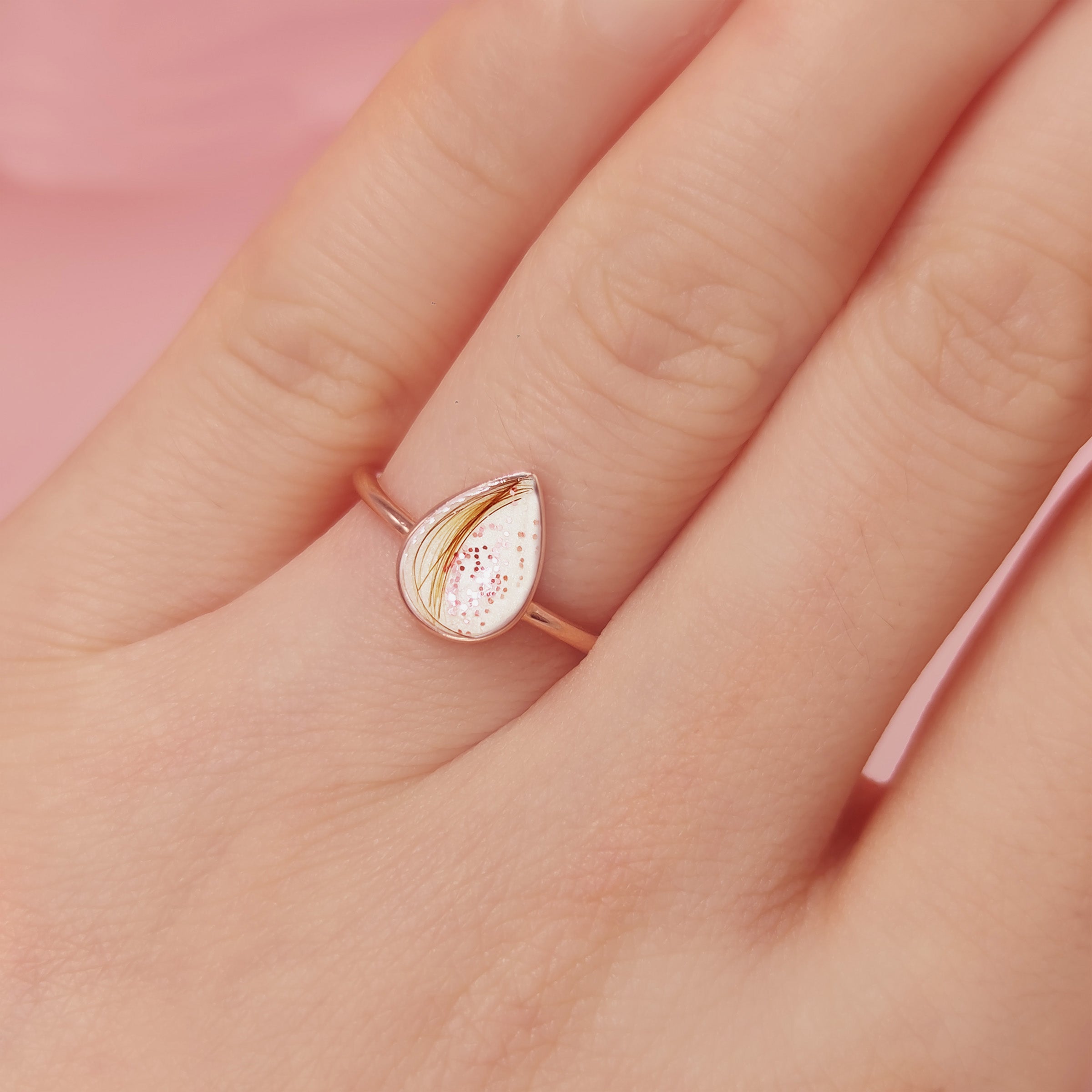 Classic Teardrop Gold Ring for Pet Hair & Fur Keepsake - Perfect for Pet Lovers & Memorial Jewelry Gifts