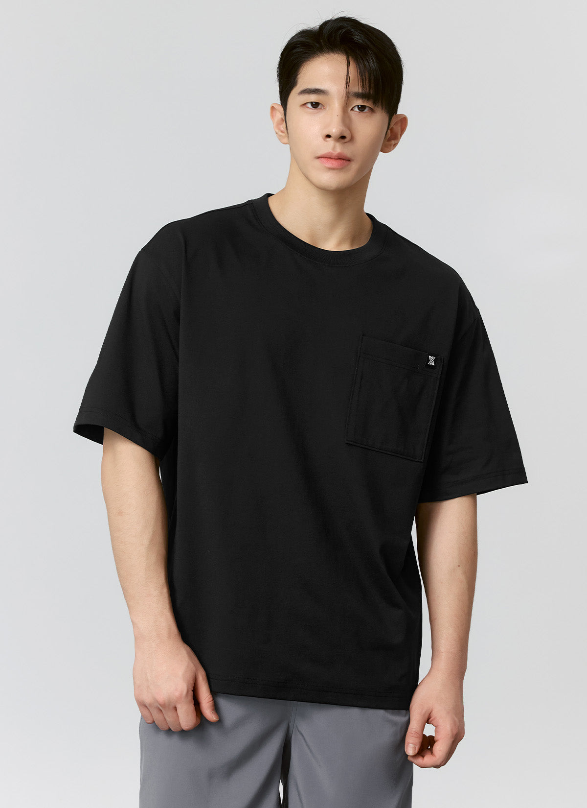 Cool Breeze Oversized Pocket Short Sleeve T-Shirt for Men - Comfortable Casual Summer Tee for Outdoor Activities & Lounge Wear