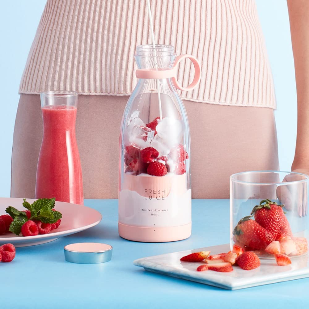 Portable Personal Blender for Smoothies & Shakes - USB Rechargeable Mini Blender for Fresh Juice, Fruits & Protein Shakes - Perfect for Gym, Travel, Camping & Office - Compact Wireless Blender (White)