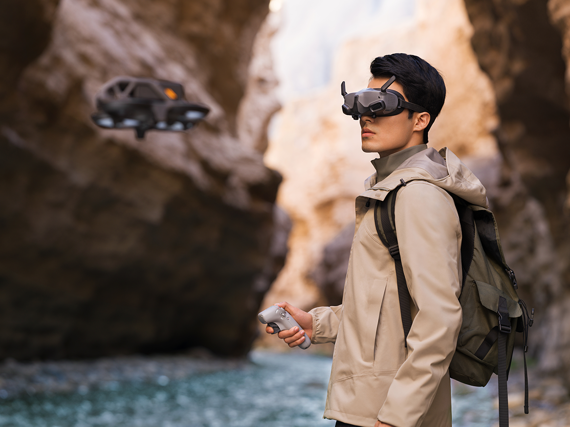DJI Goggles 2 - Immersive FPV Drone Goggles with HD Display & Low Latency for DJI Avata & DJI FPV Drones - Perfect for Racing, Cinematic Flying & Aerial Photography