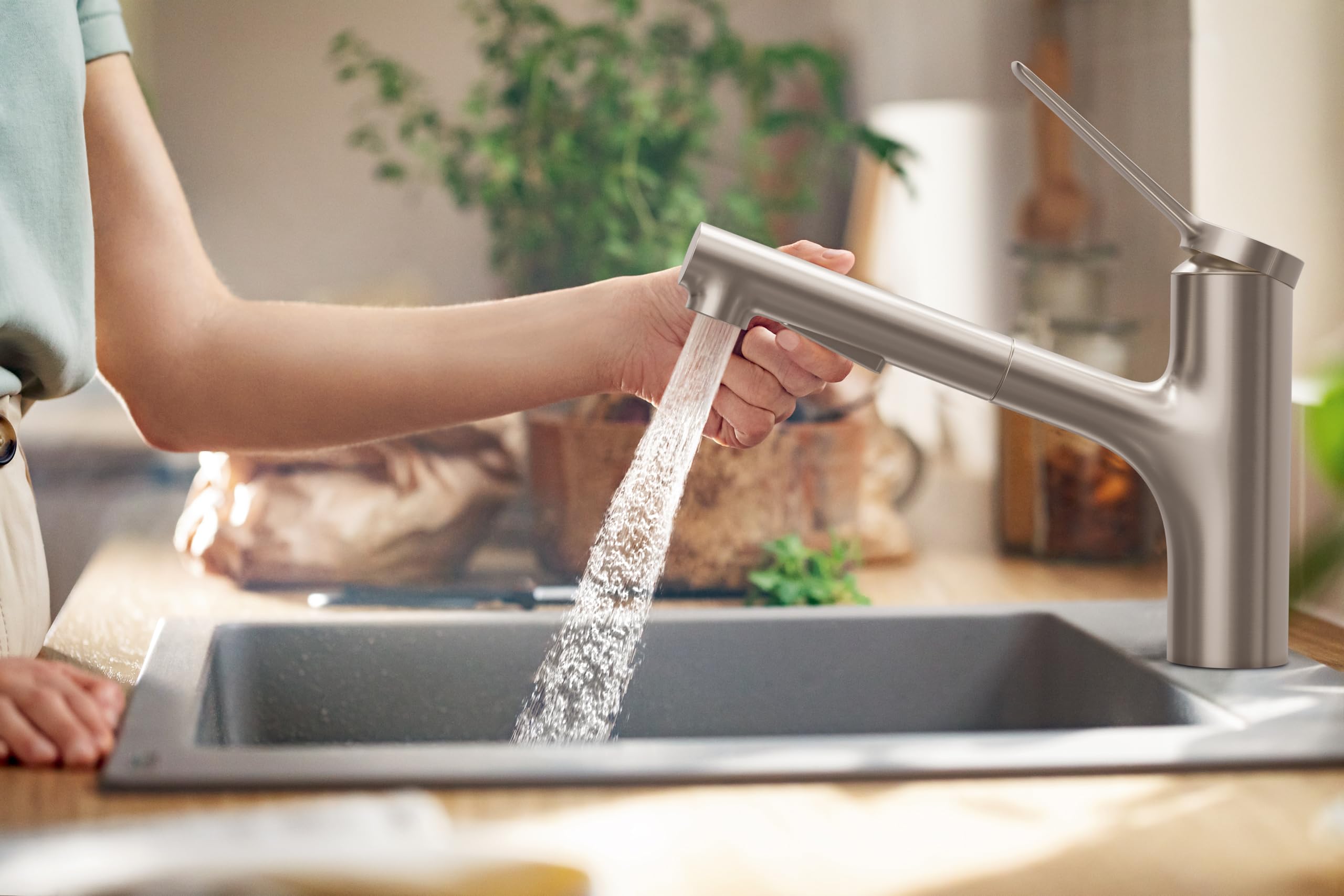 Hansgrohe Zesis Stainless Steel Single-Handle Pull-Out Spray Kitchen Faucet - Modern Design for Sink, Dishwashing & Food Prep (Model 74800801) | Perfect for Home Kitchens, Restaurants & Commercial Use
