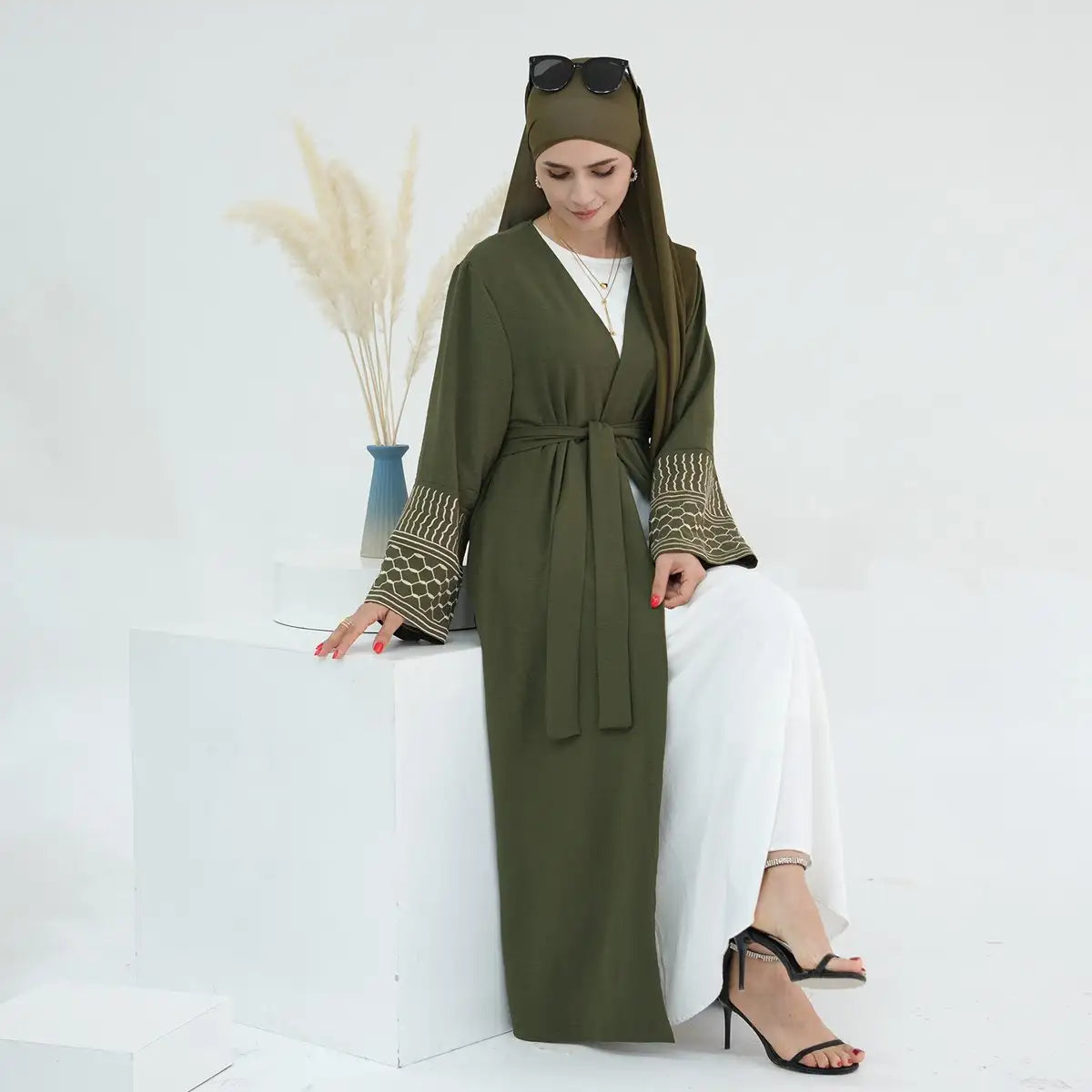 Elegant Muslim Women's Embroidered Open Abaya Dress with Sleeve - Modest Islamic Fashion for Prayer, Hijab Outfits & Special Occasions