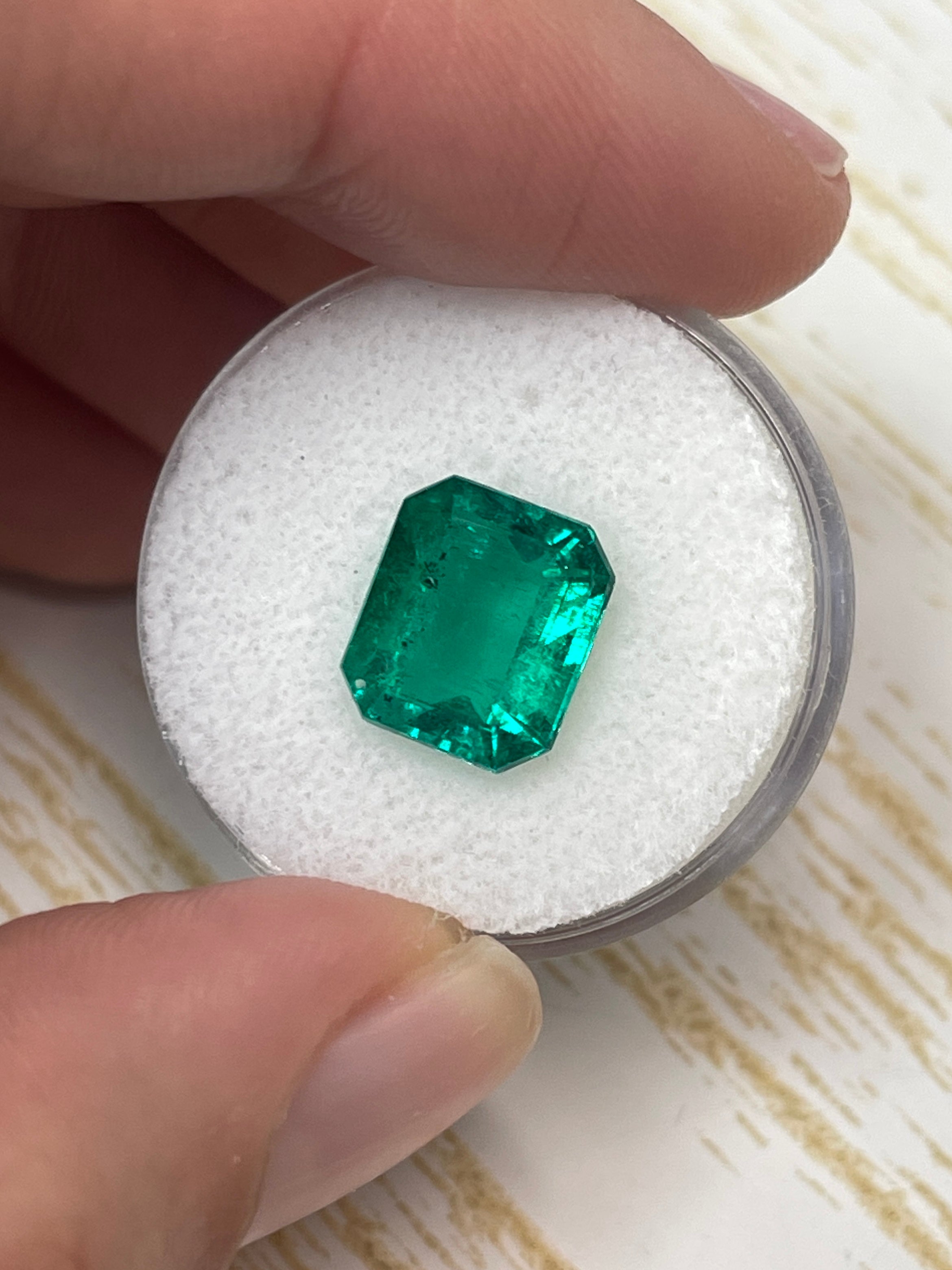 3.72 Carat 11x9mm AAA+ Perfect Green Freckled Natural Loose Colombian Emerald Cut Gemstone for Jewelry Making, Engagement Rings & Luxury Gifts