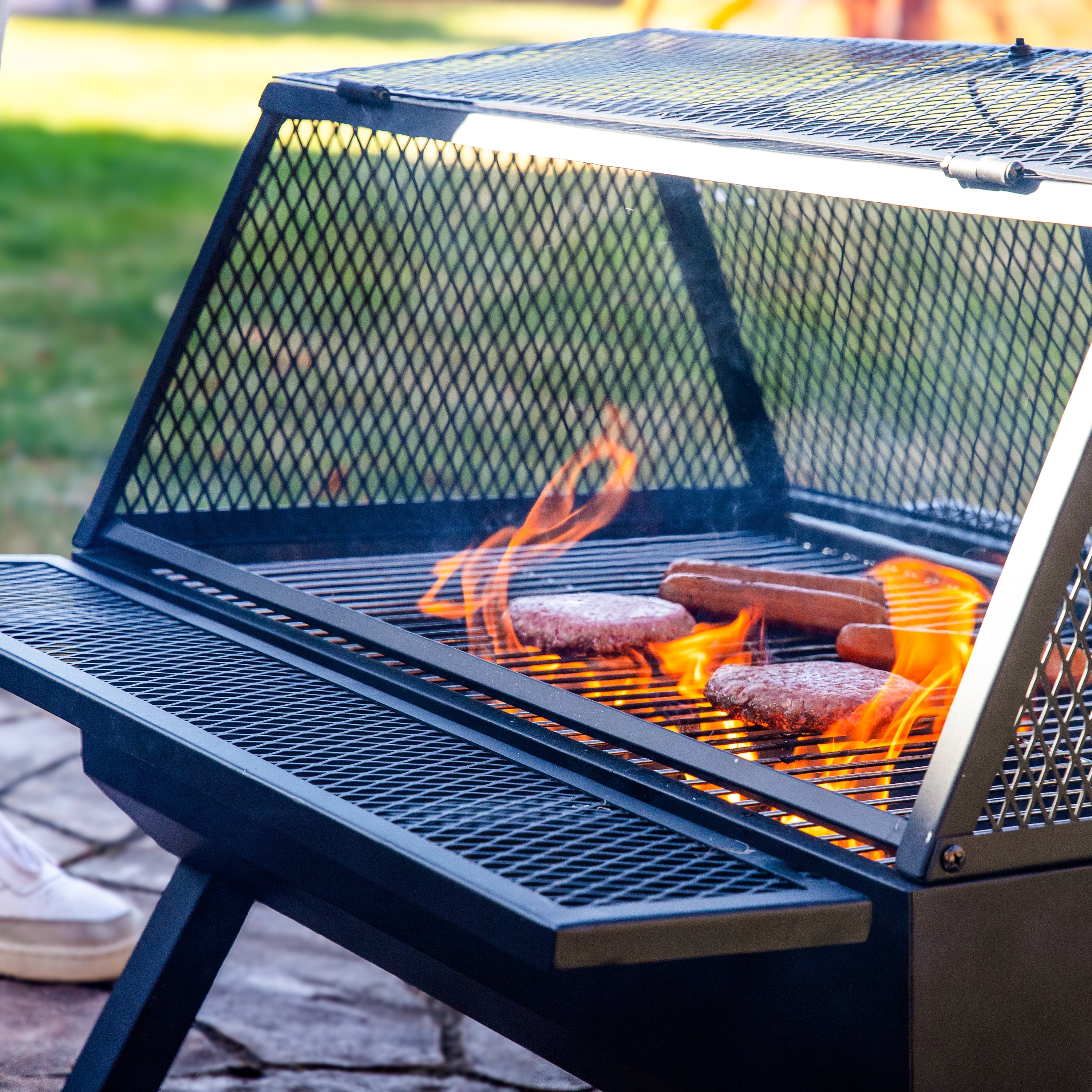 Sunnydaze 36-Inch Outdoor Fire Pit with Grill & Spark Screen - Heavy Duty Steel Backyard Fireplace for Camping, Patio, and Garden Gatherings