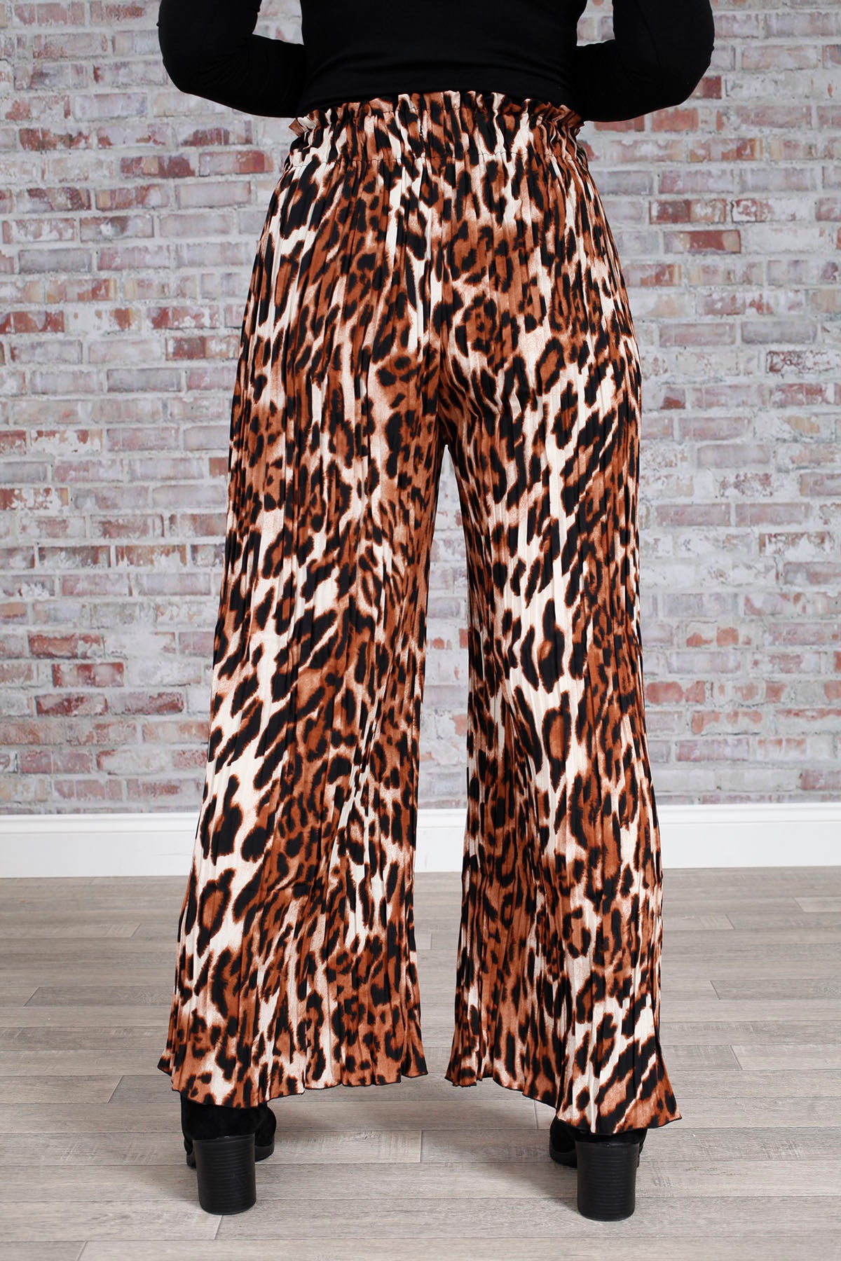 Stylish Tan Leopard Print Pleated Palazzo Pants for Women - Trendy High Waist Wide Leg Trousers for Casual Outings & Office Wear