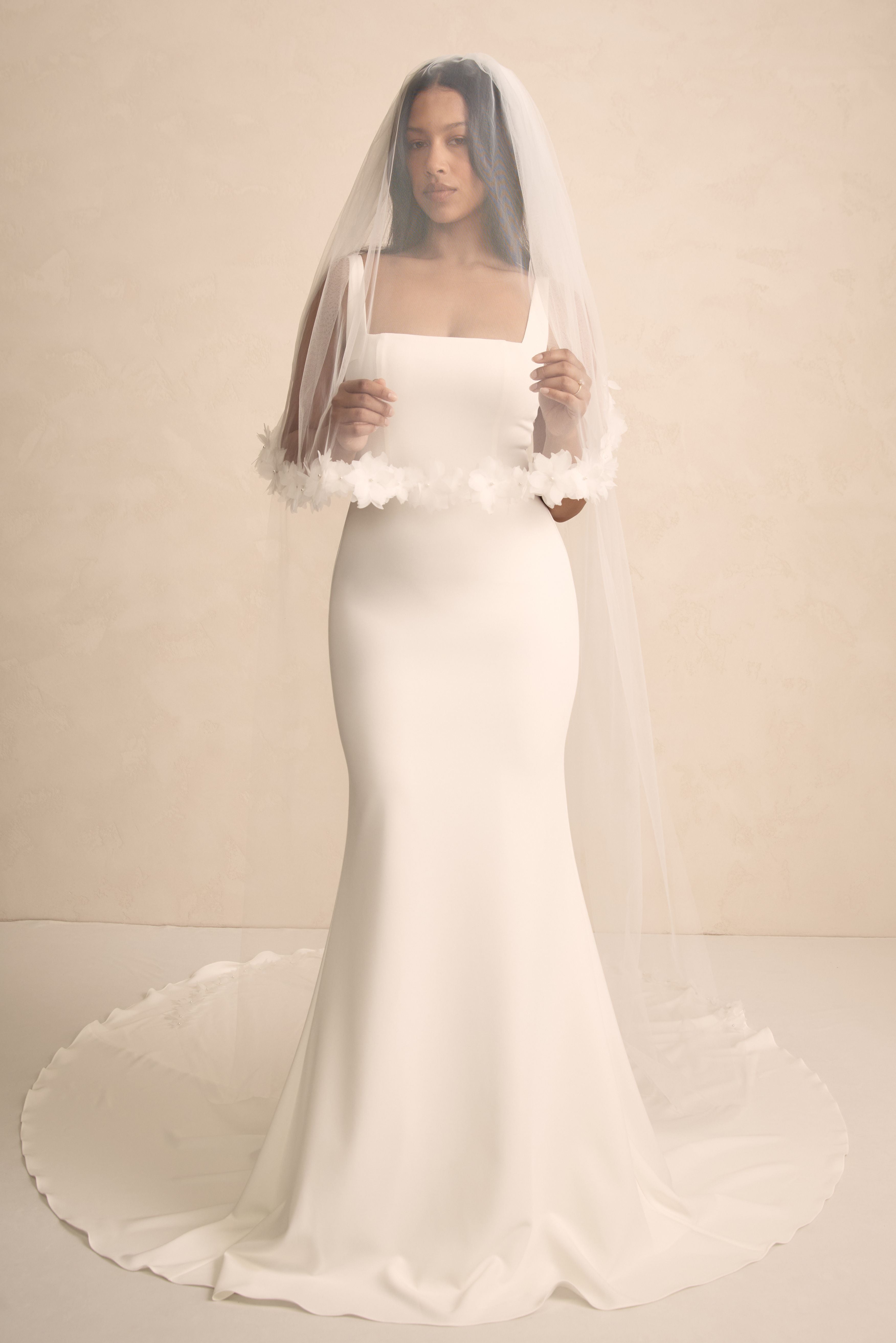 Fay Veil - Elegant Bridal Wedding Veil for Women | Perfect for Church Ceremony, Photoshoot & Special Occasions