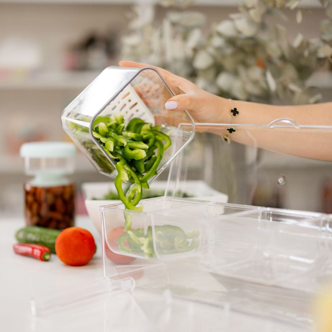 Stainless Steel Condiment Serving Container with 4 Removable Inserts & Tongs - Perfect for Parties, BBQs, and Buffet Style Dining