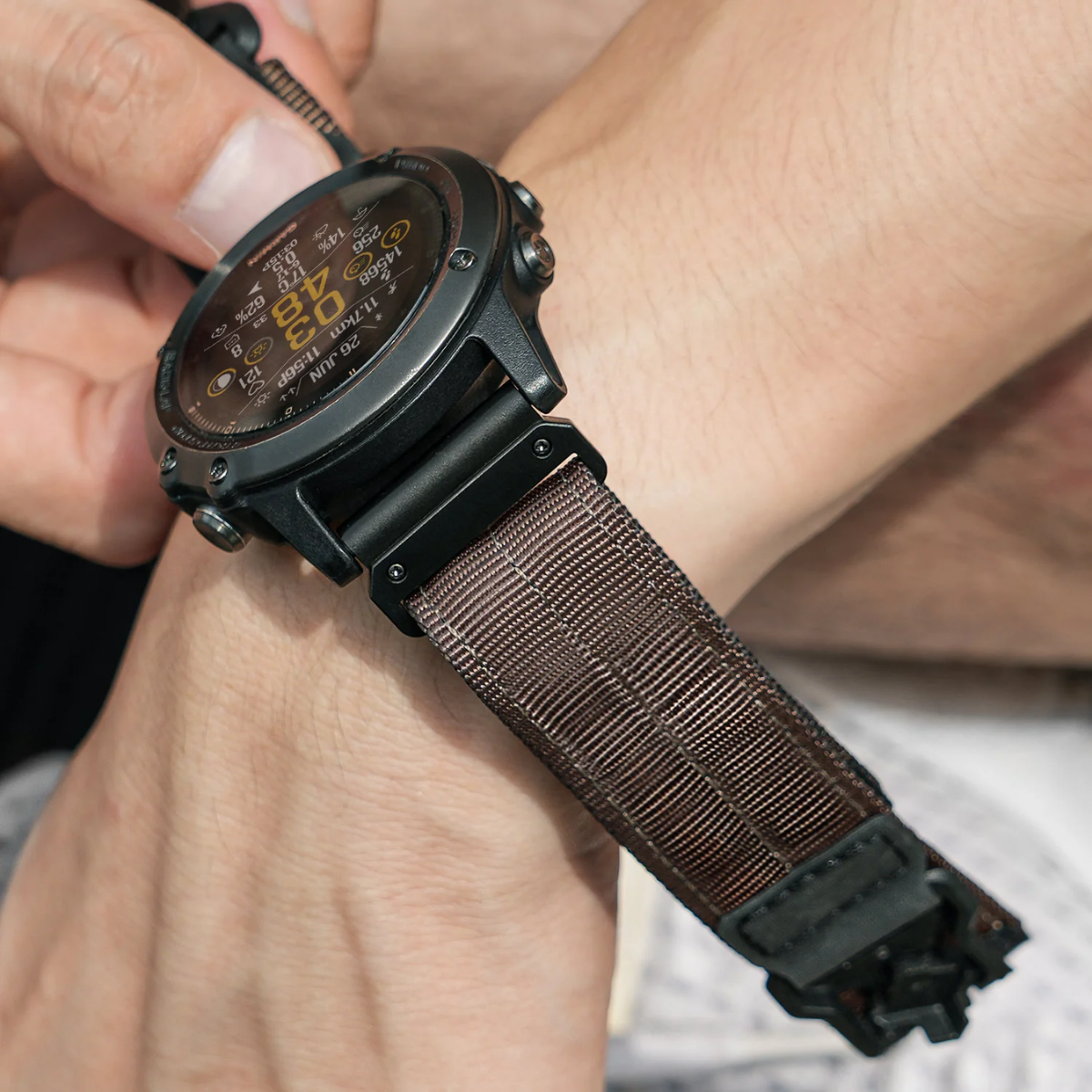 bitplay Fidlock® Magnetic Watch Band - Durable QuickFit Strap for Garmin Fenix/Forerunner - Perfect for Outdoor Sports, Hiking & Adventure Activities