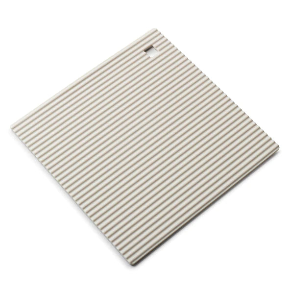 Heat-Resistant Silicone Trivet Mat - Non-Slip Hot Pad for Kitchen Countertops, Stovetops & Dining Tables - Perfect for Serving Hot Pots, Pans & Dishes