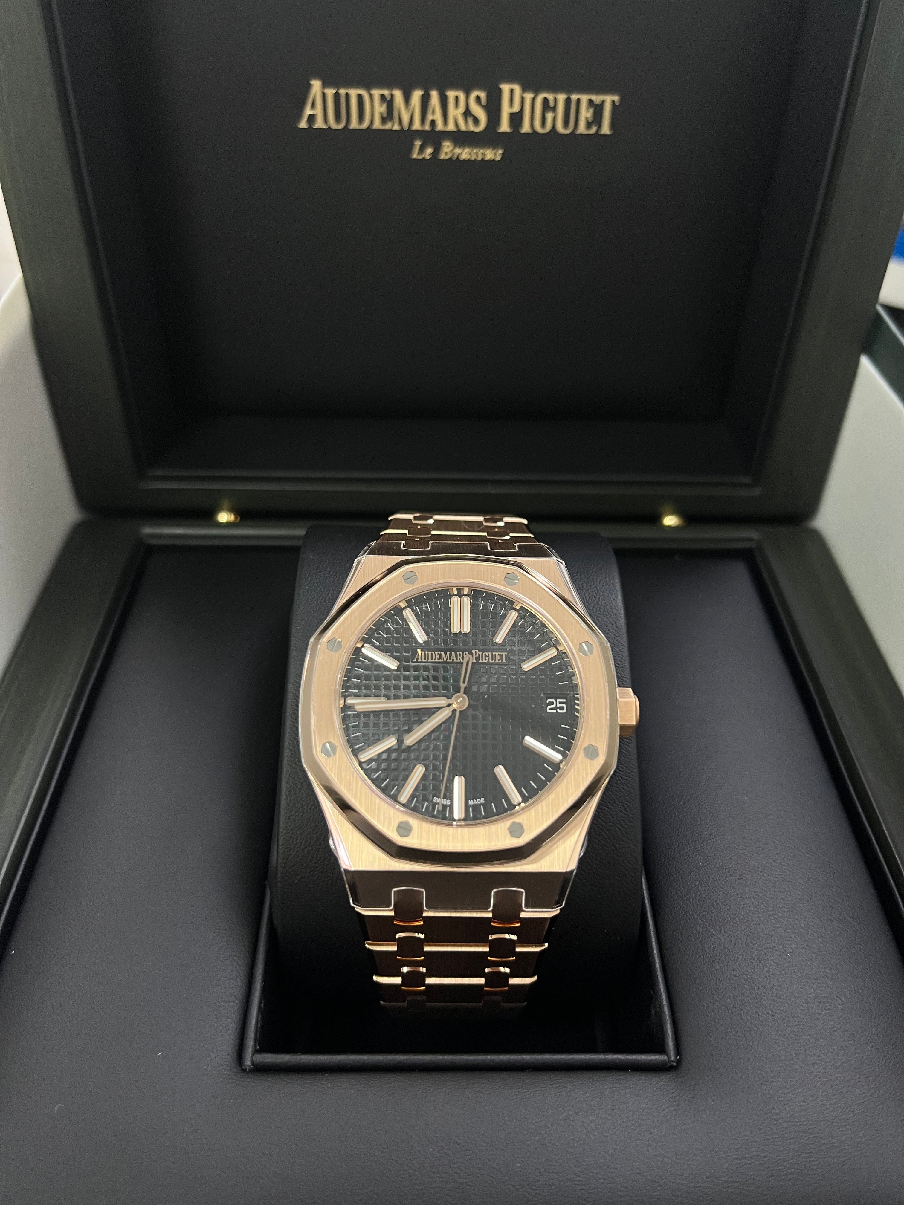 Audemars Piguet Royal Oak 41mm Rose Gold Watch 15510OR.OO.1320OR.04 - 2023 New Model with Black Dial | Luxury Timepiece for Business Meetings, Special Occasions & Collector's Display