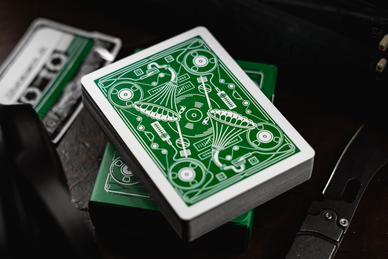 Premium Soundboard Playing Cards - Fun & Interactive Card Game for Parties, Magic Tricks & Family Game Nights | Ideal for Poker, Blackjack & Entertainment