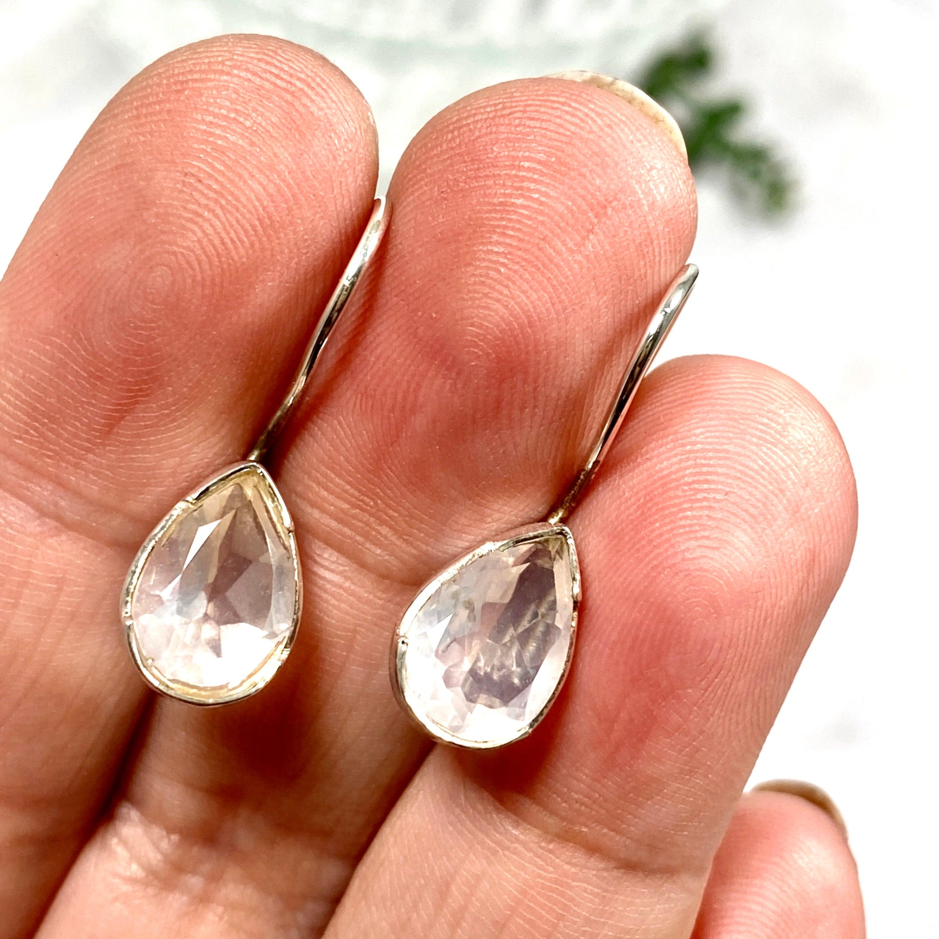 Natural Rose Quartz Faceted Teardrop Earrings for Women - Healing Crystal Dangle Earrings - Elegant Jewelry Gift for Birthday, Wedding & Everyday Wear