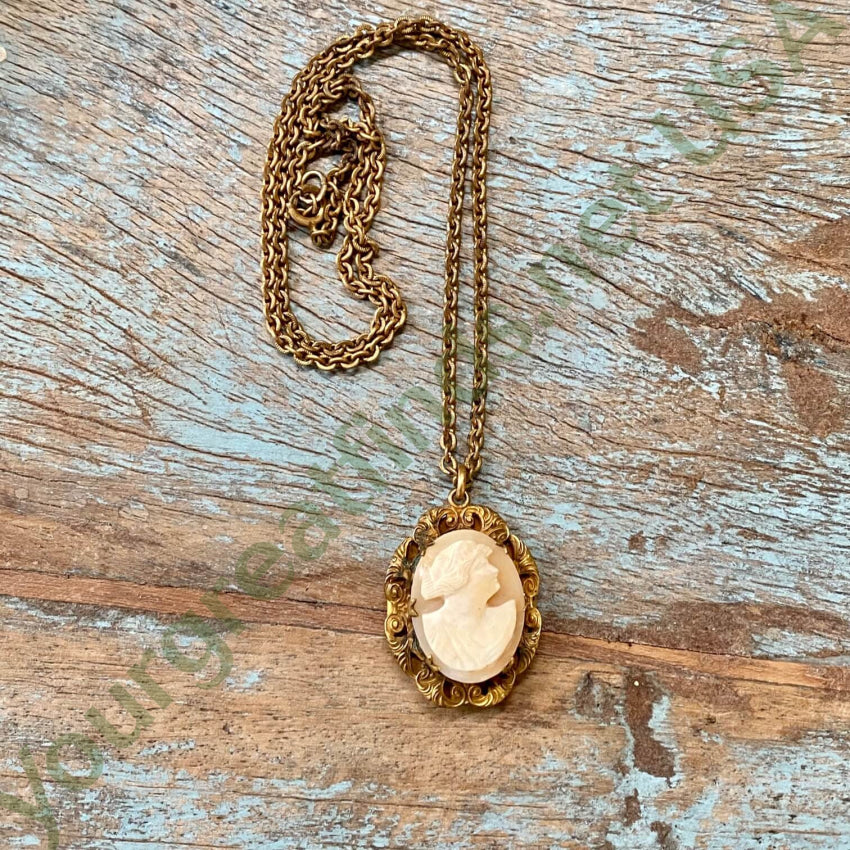 Vintage Gold Filled Carved Shell Cameo Pendant Necklace - Elegant Antique Jewelry for Women, Perfect for Weddings, Parties & Special Occasions