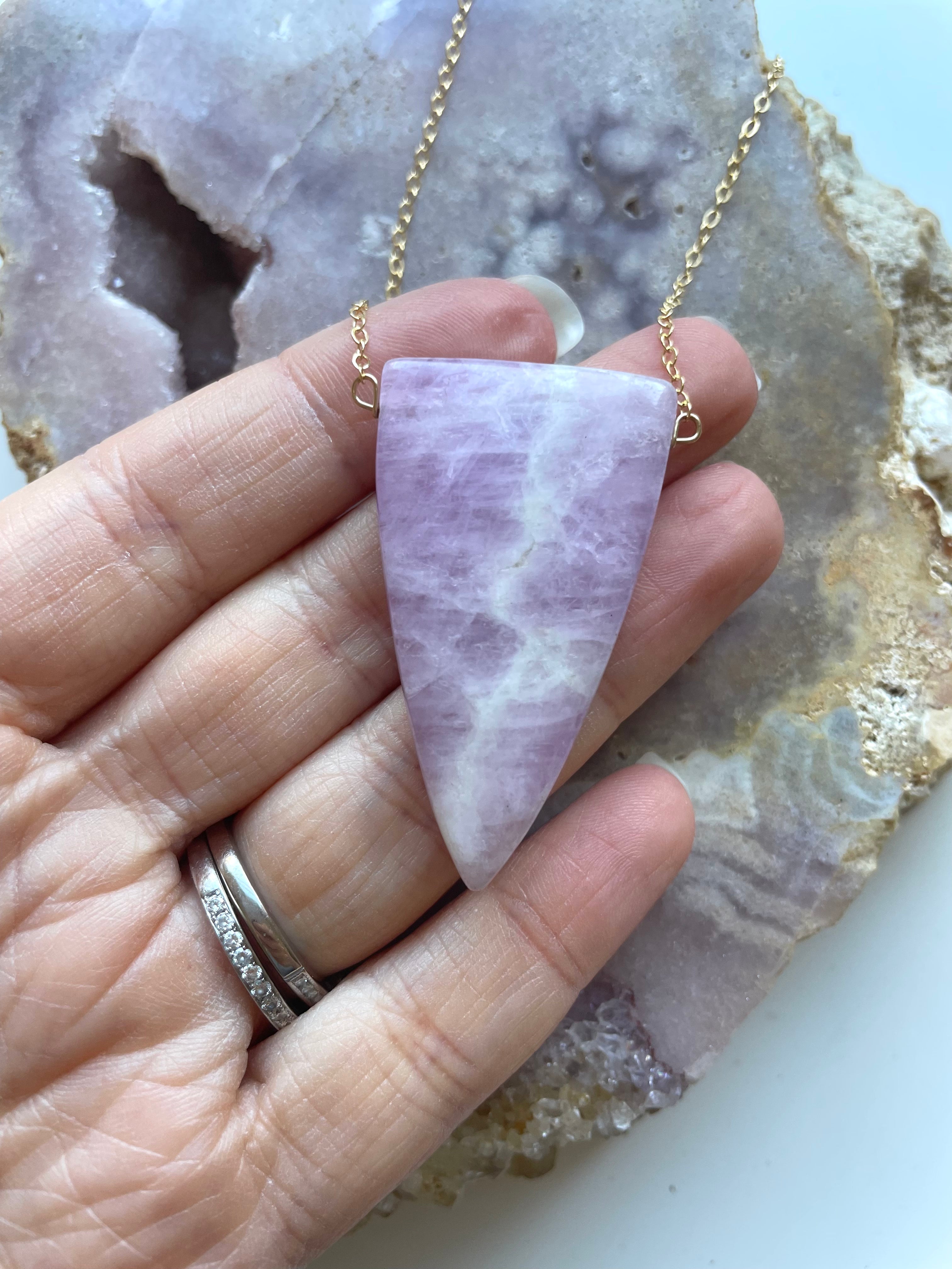 Natural Kunzite Crystal Pendant Necklace - 14K Gold Filled Jewelry for Women - Elegant Healing Stone Necklace for Meditation, Yoga & Spiritual Gifts