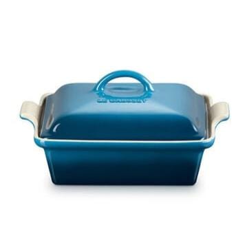 Le Creuset Heritage Shallow Square Covered Casserole 2.5 Quart - Premium Enameled Cast Iron Dutch Oven for Baking, Roasting & Serving - Perfect for Casseroles, Stews & Family Dinners