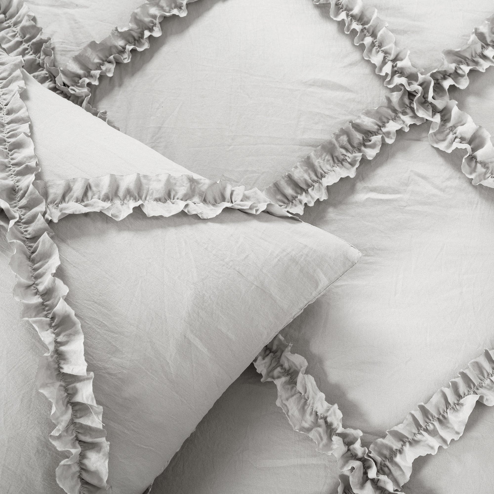 Luxury Ruffle Diamond 3-Piece Comforter Set - Queen Size Bedding with Pillow Shams - Elegant Bedroom Decor for Master Suite or Guest Room