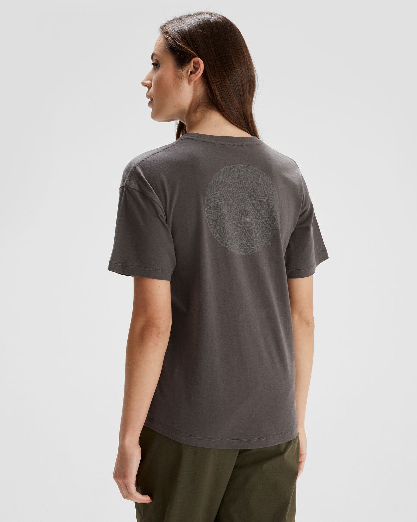 Simon Beck Women's Organic Cotton T-Shirt | Soft & Breathable Metal Print Tee | Perfect for Casual Wear, Workouts & Everyday Outfits