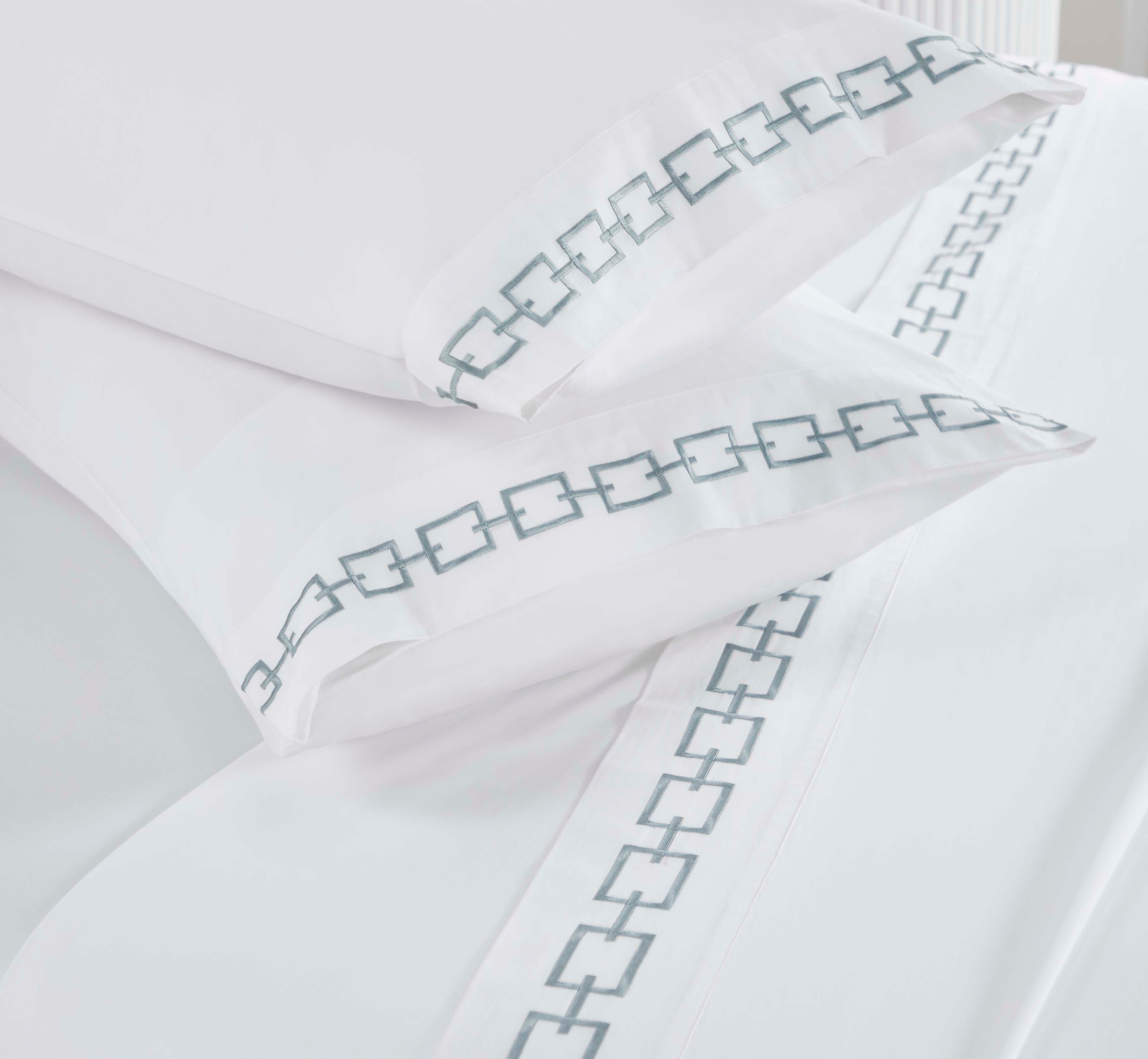 Chain Links Cotton Embroidered Deep Pocket Bed Sheet Set - Queen Size 4-Piece Luxury Bedding for Comfortable Sleep - Perfect for Master Bedroom, Guest Room & Dorm
