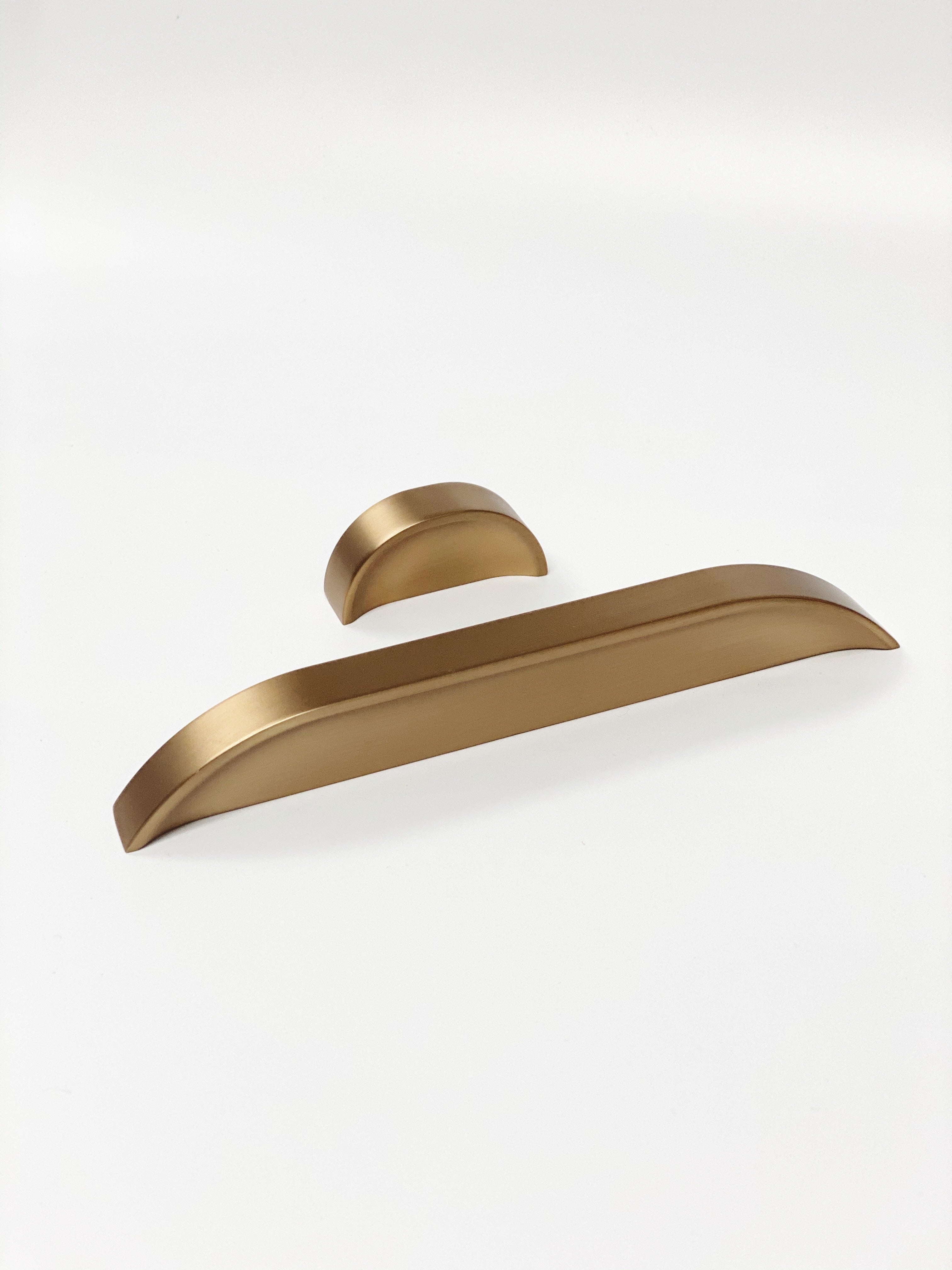 Mondrian Champagne Bronze Drawer Pulls - Elegant Cabinet Hardware for Kitchen & Bathroom - Modern Handle for Dressers, Cabinets, and Furniture (Set of 10) - Perfect for Home Renovation & DIY Projects