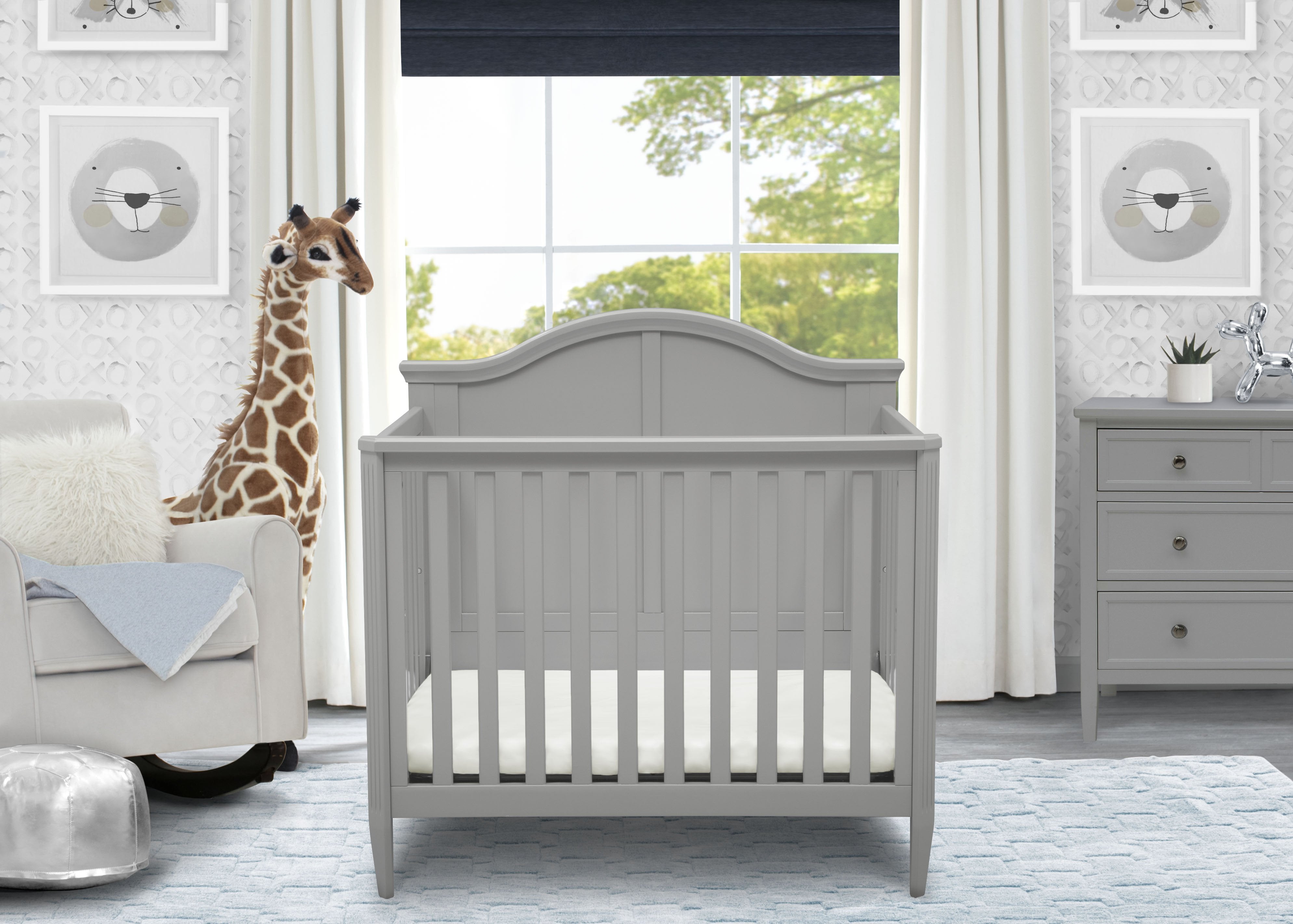 Parker Mini Convertible Baby Crib with Mattress & 2 Sheets - 3-in-1 Toddler Bed & Daybed - Safe Nursery Furniture for Newborns & Infants - Perfect for Small Spaces & Nursery Decor