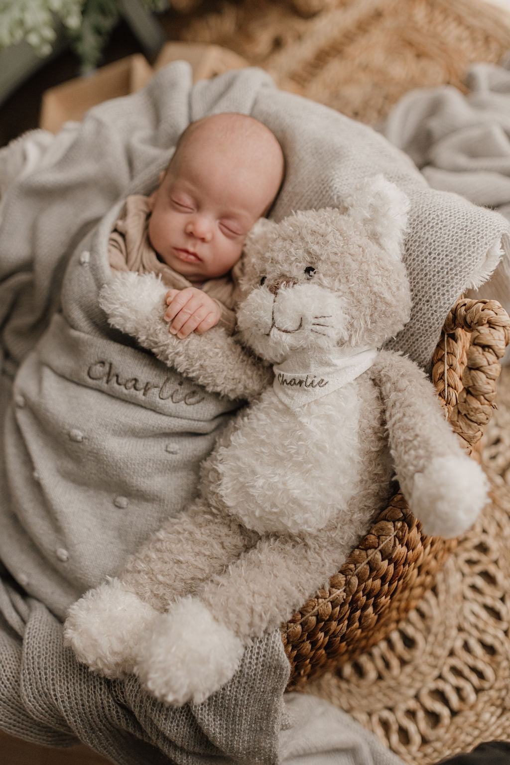Personalized Baby Blanket - Soft Grey Knit Blanket for Newborns & Infants - Perfect for Nursery, Gift Giving & Photo Shoots