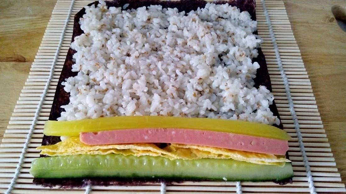 JapanBargain 1574 - 10.5 Inch Square Bamboo Sushi Rolling Mat for Homemade Sushi - 1 Pack - Perfect for Sushi Making at Home, Parties & Japanese Cuisine Lovers