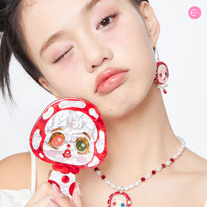 QUANDO Momoco Portable Hand Mirror - Compact Travel Mirror for Makeup, Grooming & Beauty - Perfect for Home, Travel, Gym & Purse