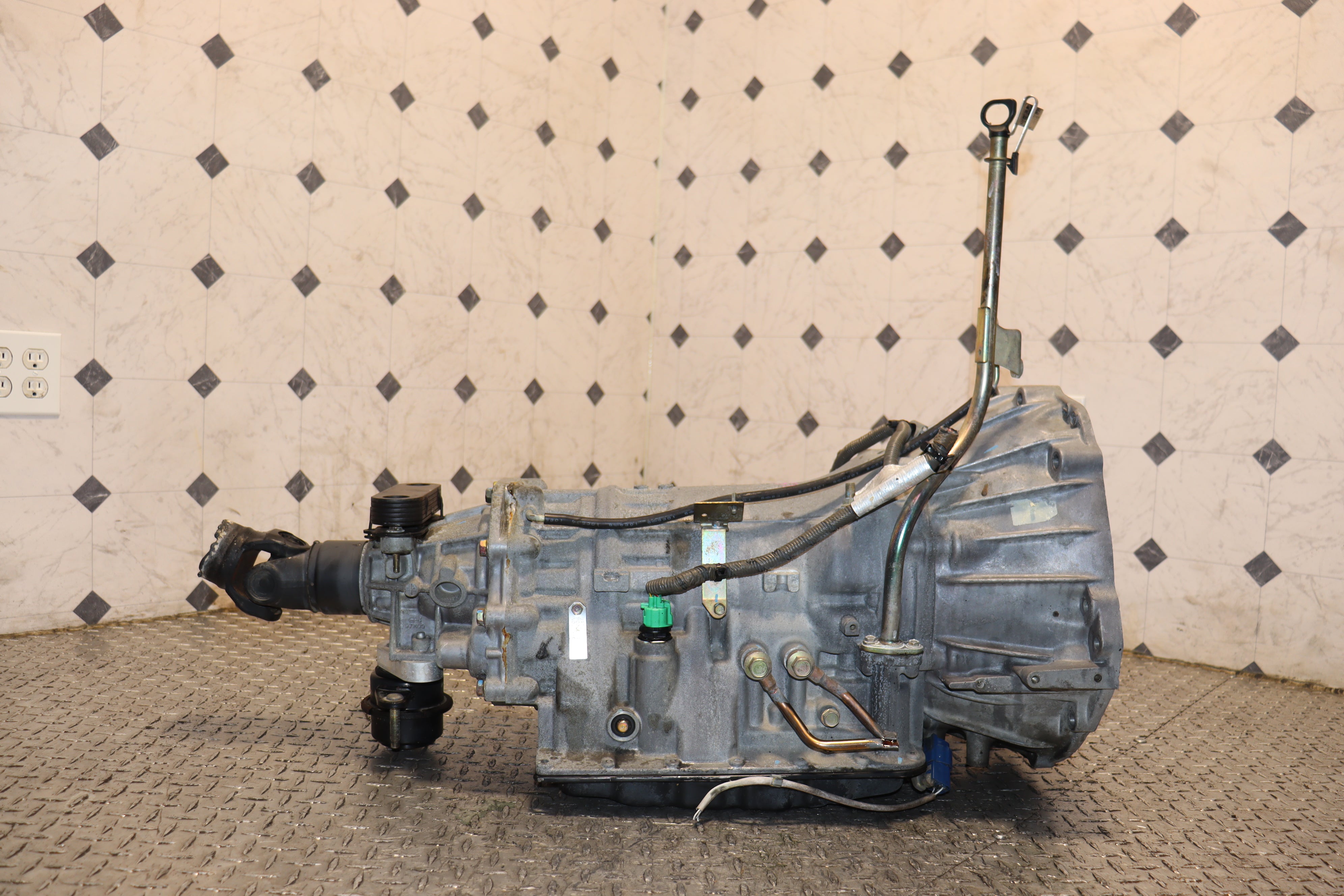 JDM VQ35DE Automatic Transmission RWD for 2003-2005 Nissan 350Z & Infiniti G35 (1 Plug) - Performance Upgrade & Replacement Part for Drifting & Street Racing