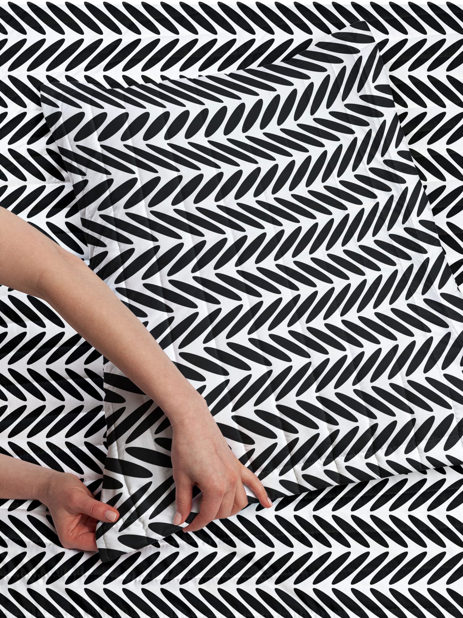 Ambesonne Chevron Microfiber Bedspread Set - King Size Black & White Geometric Pattern | Soft Monochrome Bedding with Pillow Shams & Comforter | Perfect for Modern Bedroom Decor & Guest Room Styling