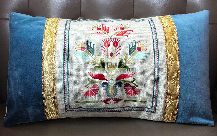 Greek Urn Cross Stitch Kit - Mediterranean Folk Art Embroidery Set with Pattern, Thread & Needle - Perfect for Home Decor, DIY Crafts & Gift Giving