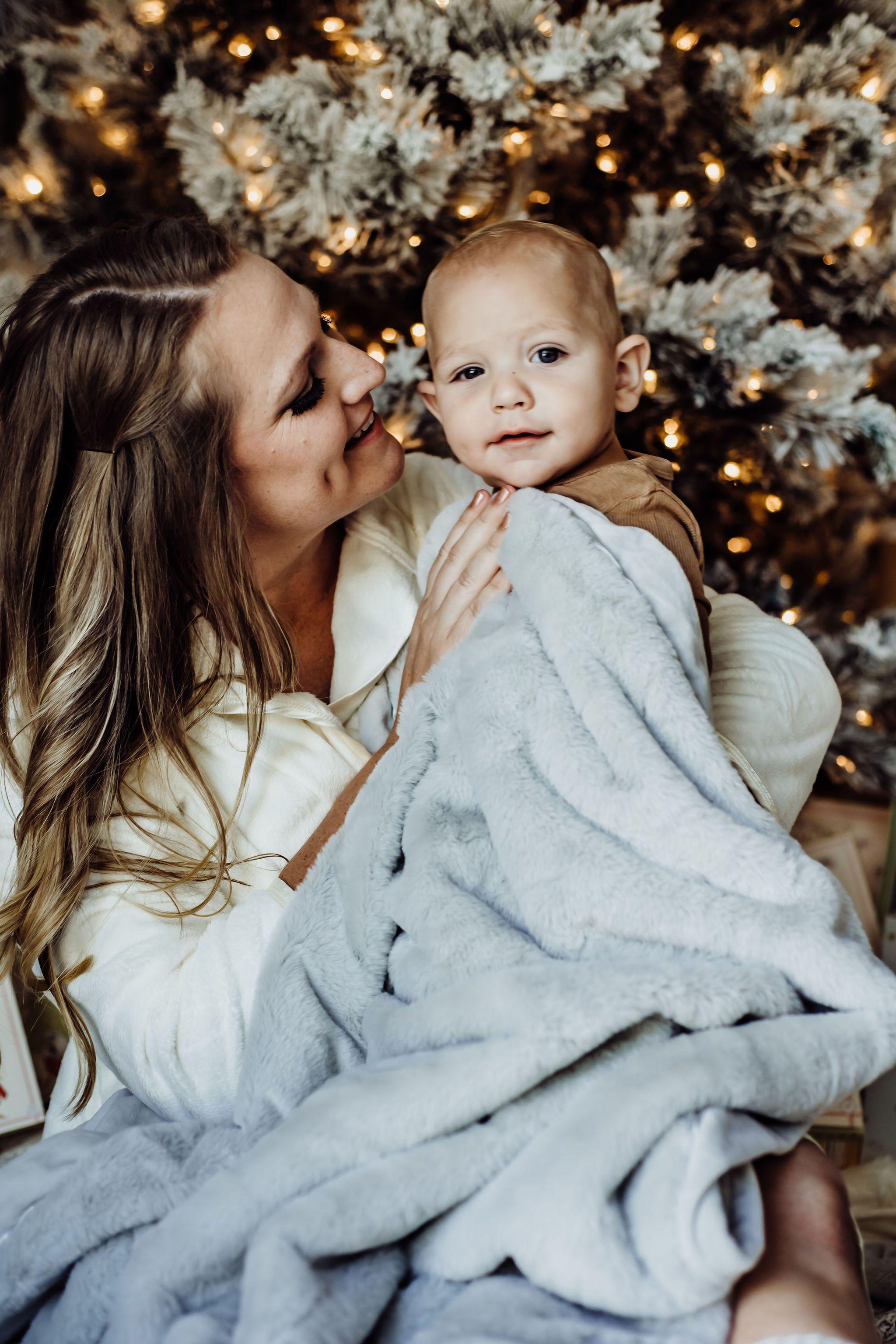Big Cozy Nibble Fur Blanket - Soft Gray Plush Throw 50x60 Inches - Perfect for Couch, Bed & Winter Snuggling