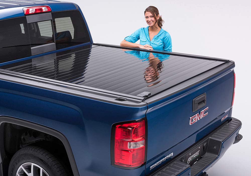 RetraxPRO MX Retractable Tonneau Cover for Chevy Colorado & GMC Canyon 6' Bed (2015-2018) | Model 40453 | Durable Aluminum Roll-Up Truck Bed Cover | Perfect for Hauling, Camping & Outdoor Adventures