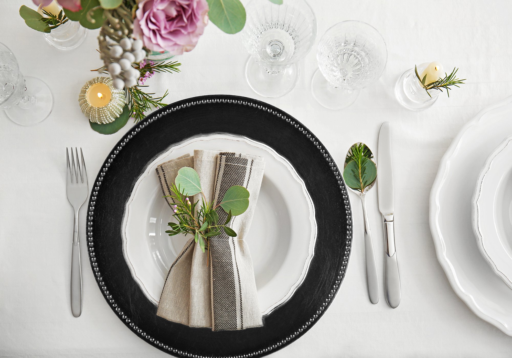 Tiger Chef 13-inch Black Beaded Round Charger Plates - 96 Pack for Weddings, Banquets & Formal Dining - Elegant Dinner Plate Decor for Restaurants & Special Events