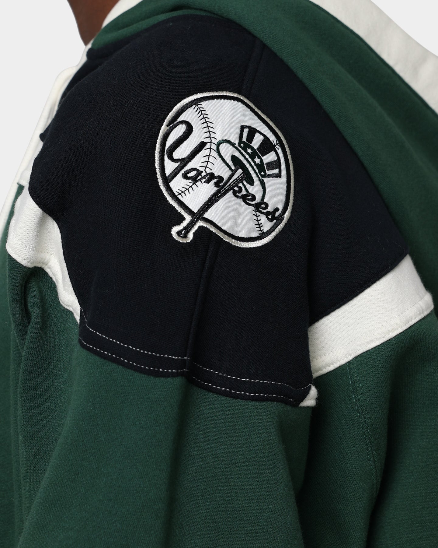 47 Brand New York Yankees Superior Lacer Hoodie for Men - Dark Green Pullover Sweatshirt with Adjustable Drawstring Hood - Perfect for Baseball Games, Streetwear & Casual Outfits