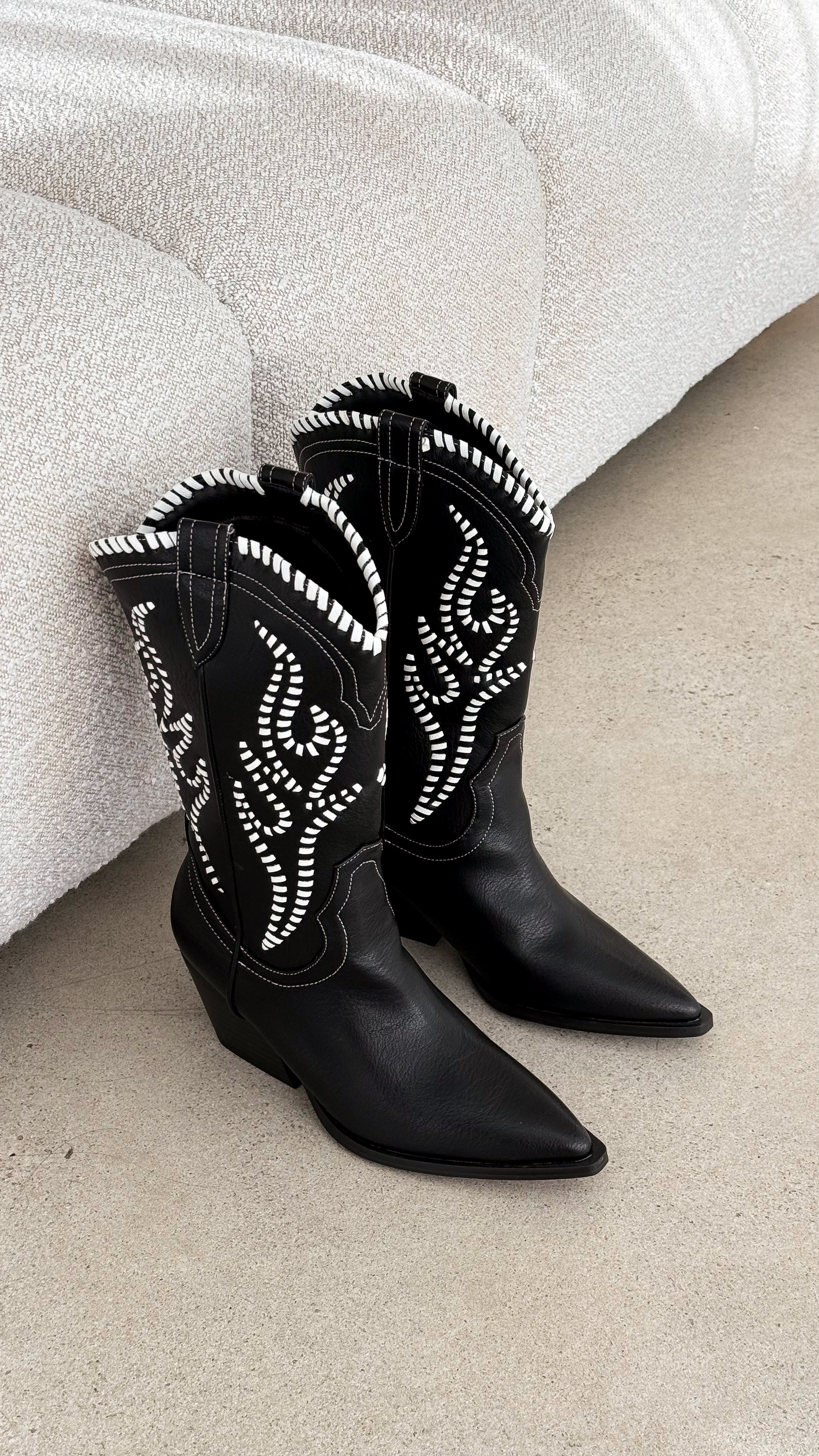 Avalee Women's Black Boots - Stylish & Comfortable Ankle Booties for Casual Outfits & Fall Fashion