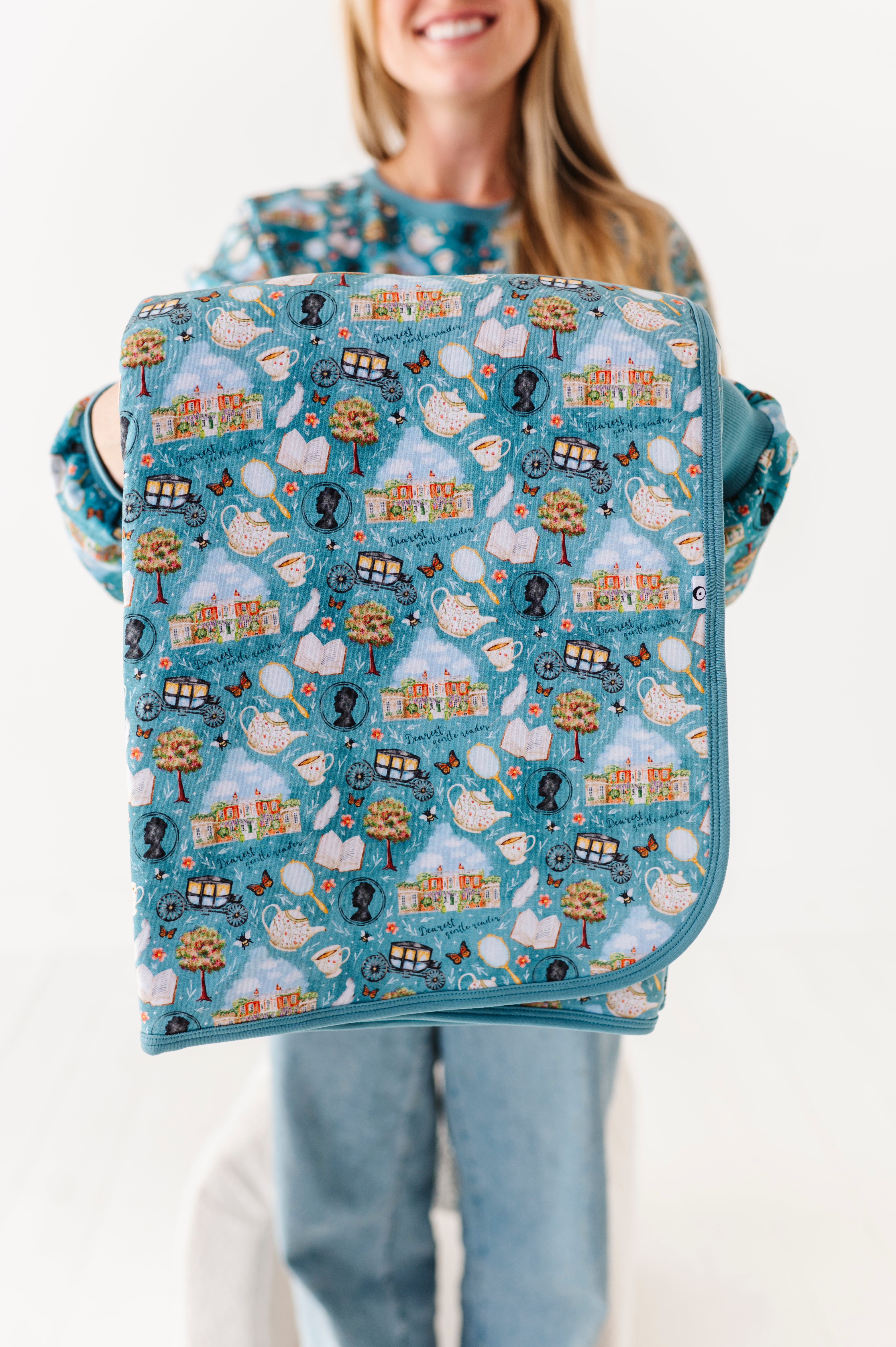 Cozy Oversized Quilted Blanket for Gentle Readers - Soft & Warm Throw for Reading, Lounging, and Relaxing at Home