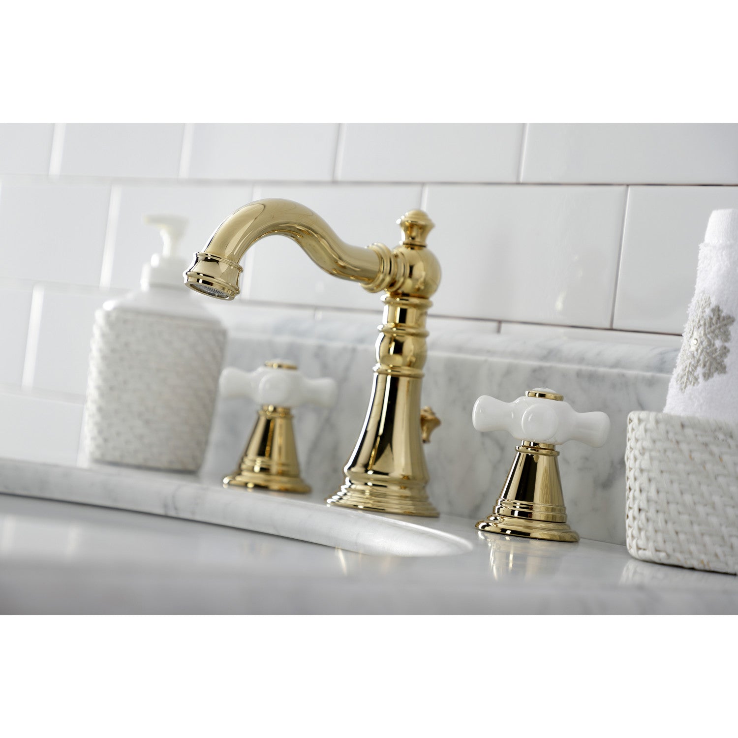American Classic FSC1972APX 3-Hole Widespread Bathroom Faucet with Pop-Up Drain - Polished Brass Finish - Perfect for Modern Bathroom Vanities and Powder Rooms