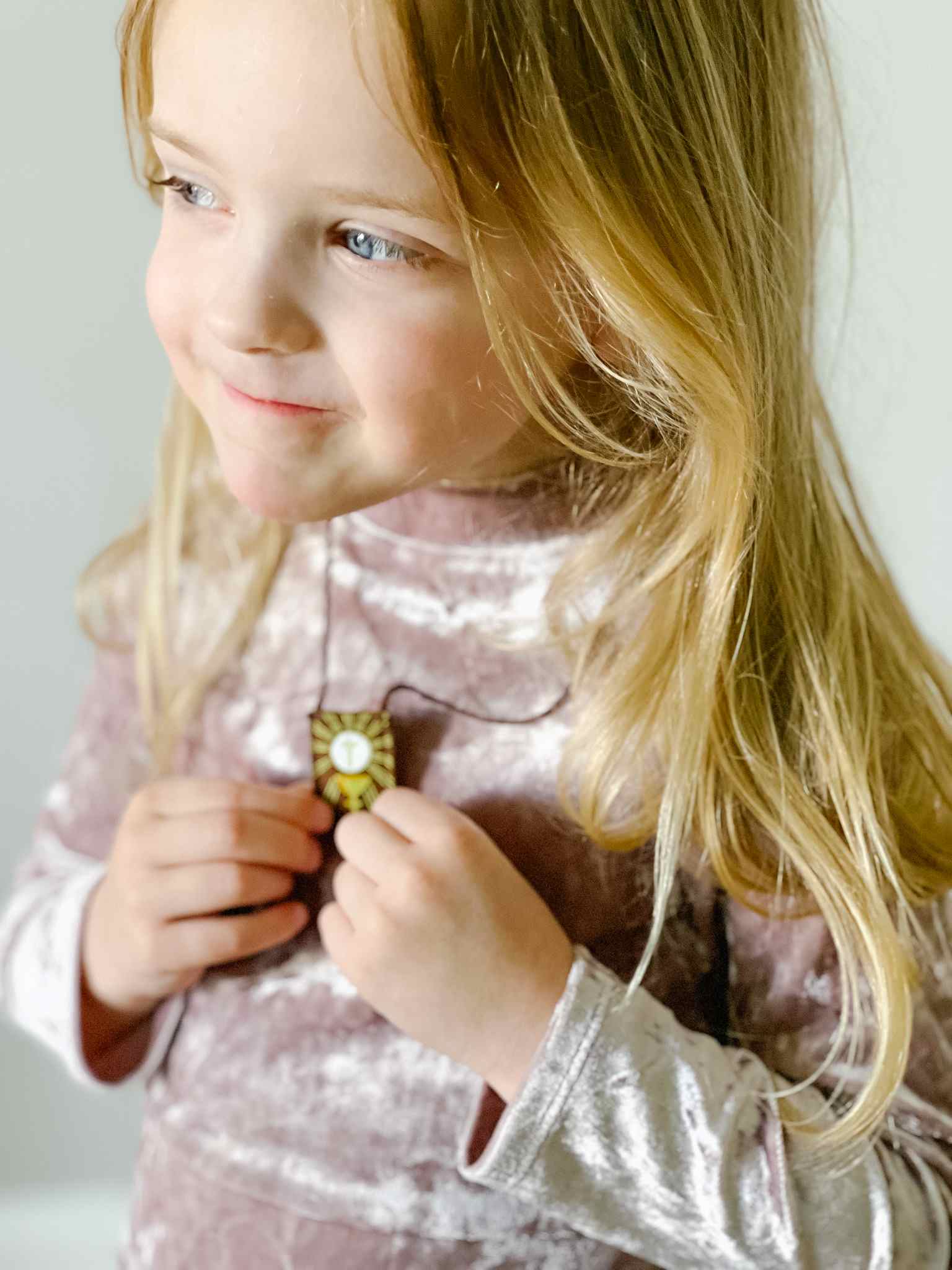 Kids Brown Scapular with Gold Trim - Religious First Communion Gift for Children - Perfect for Church, Prayer & Special Occasions