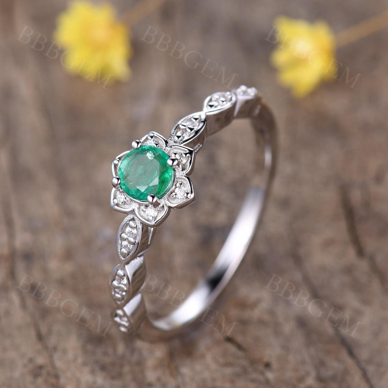 Natural Emerald Engagement Ring for Women - 5mm Round Floral Scalloped Wedding Band - Perfect for Mother's Day, Anniversary & Bridal Jewelry Gifts