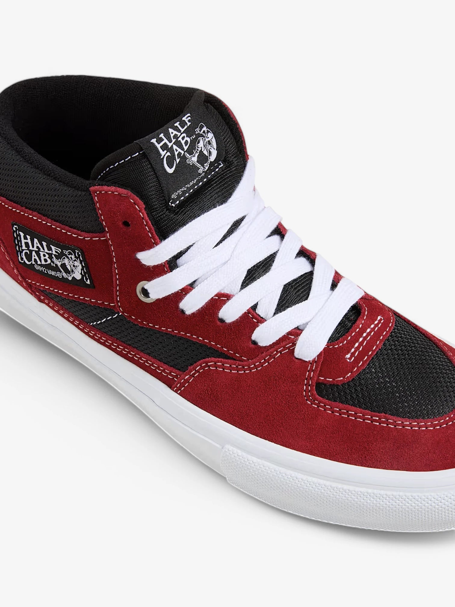 Vans Skate Half Cab Sneakers - Red & Black Skate Shoes for Men & Women | Perfect for Skateboarding, Streetwear & Casual Outfits