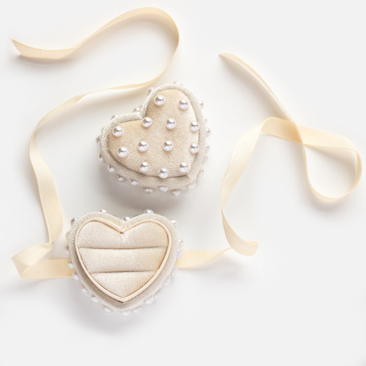 Heart Shaped Velvet Jewelry Box for Rings - Elegant Pearl Wedding Ring Holder, Perfect for Engagement, Proposal & Anniversary Gifts