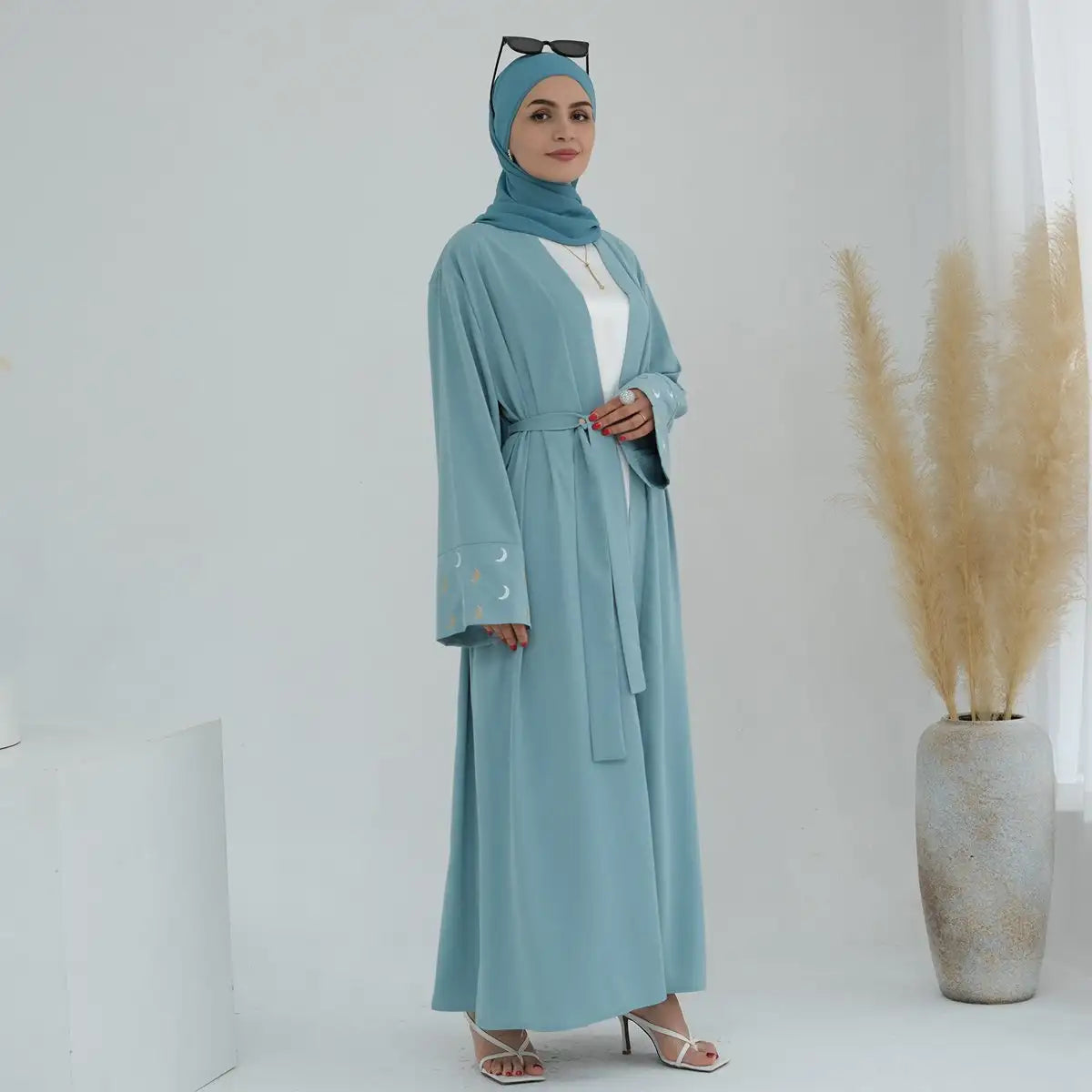 Elegant Muslim Women's Nida Moon Embroidery Open Abaya Dress - Modest Islamic Prayer Dress for Mosque & Special Occasions